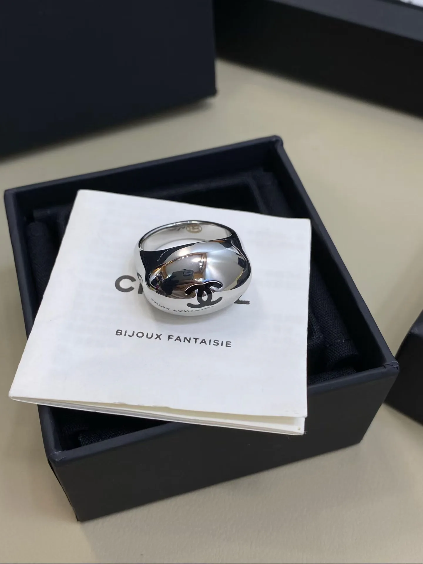 Бижутерия Chanel 18123091