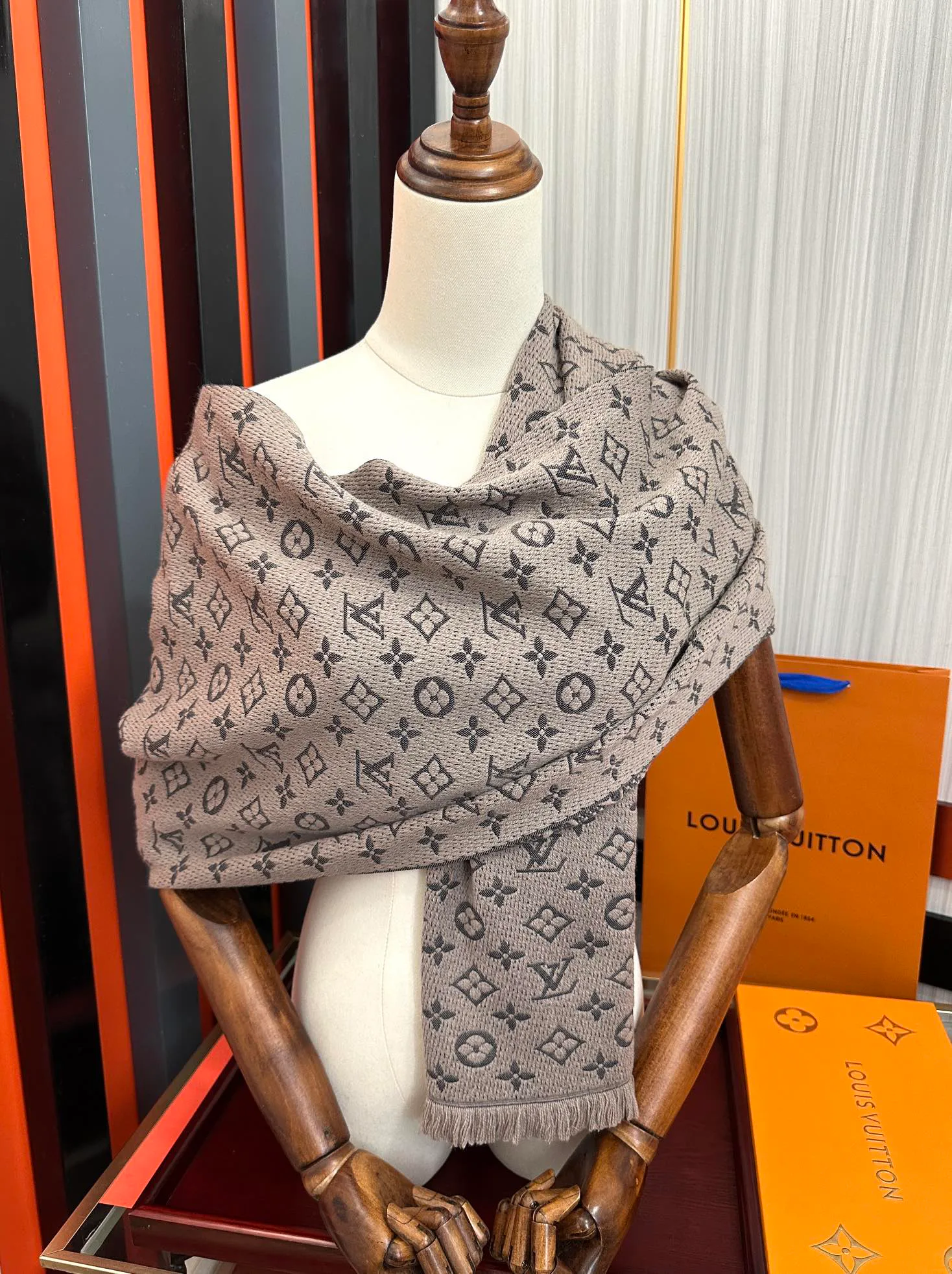 Шарфы Louis Vuitton 538248