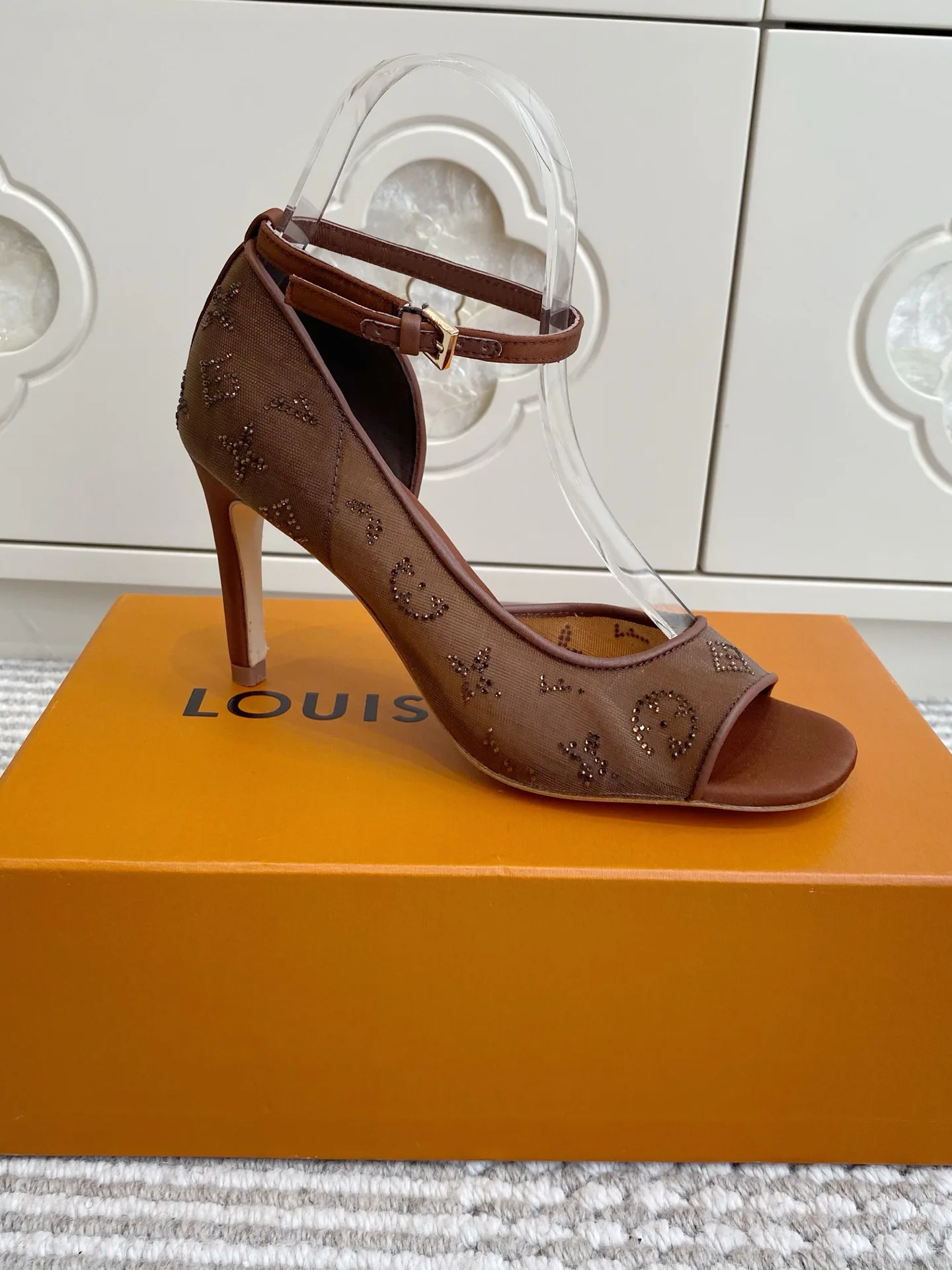 Босоножки Женские Louis Vuitton 12779846