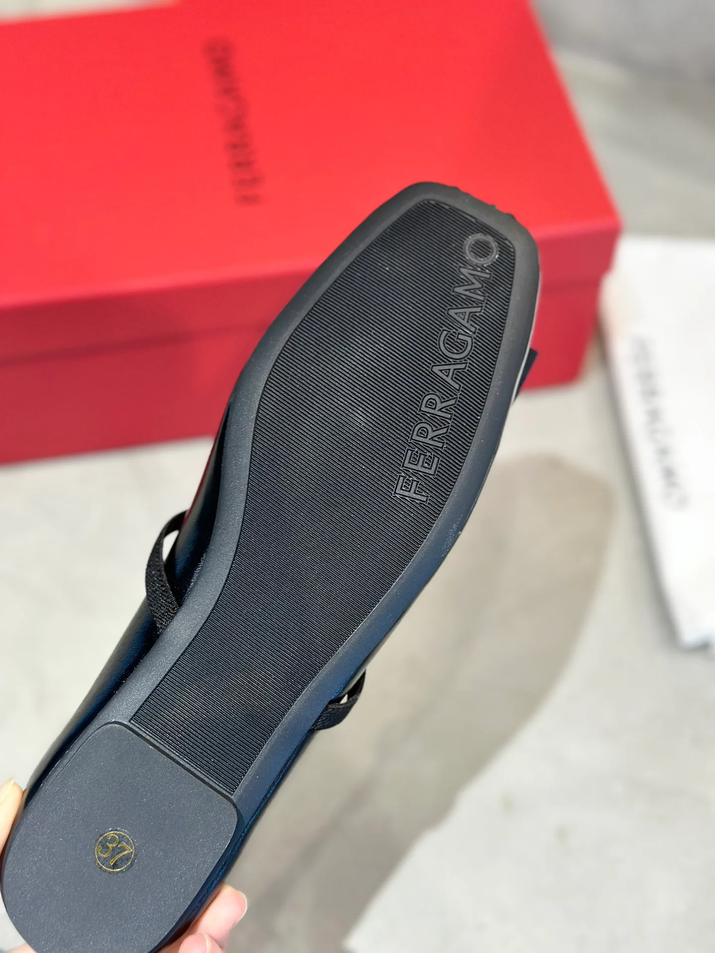 Балетки Женские Salvatore Ferragamo 16891076