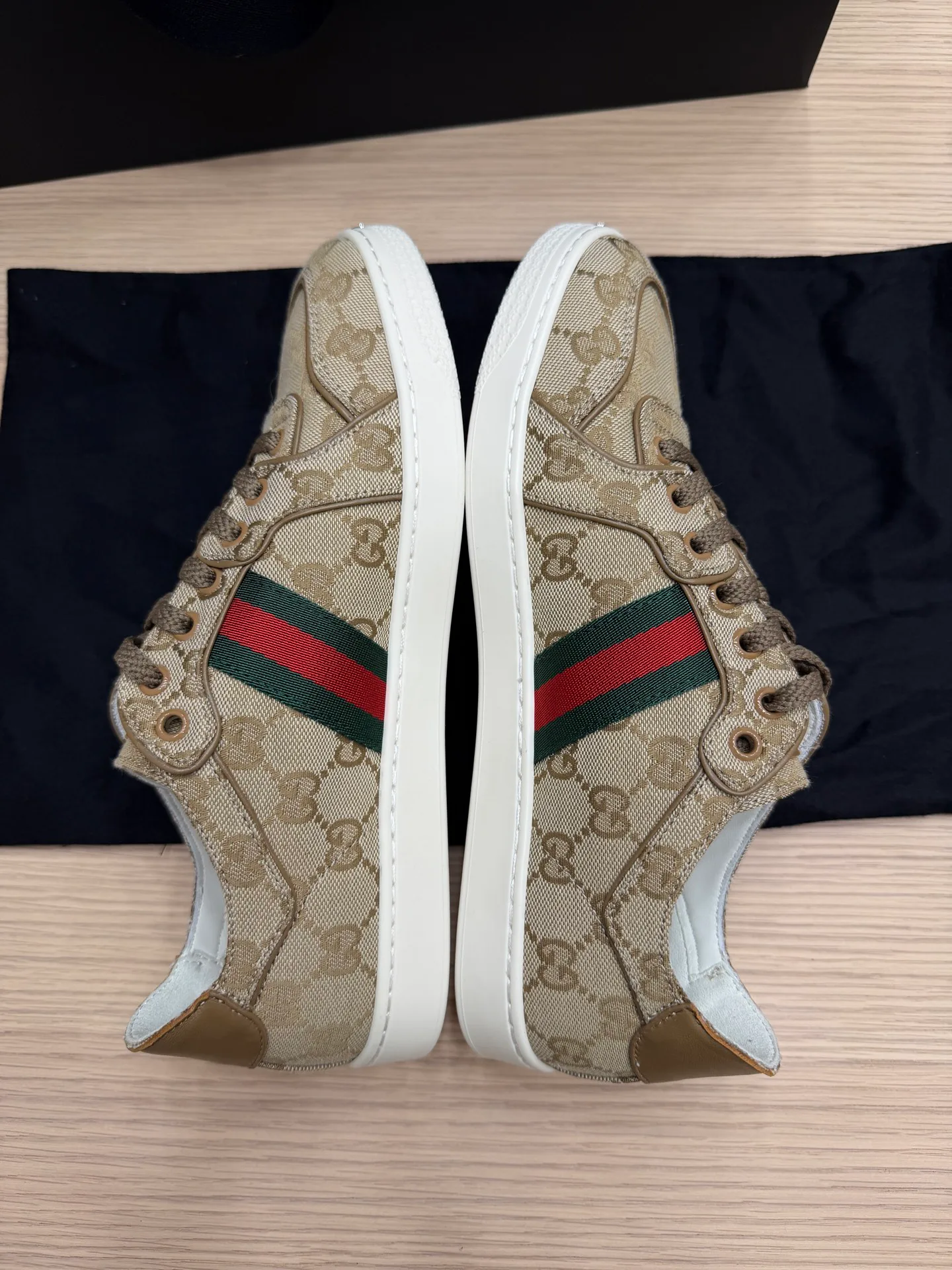 Кроссовки Женские Gucci 18995131