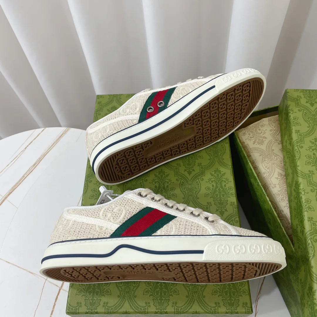 Кроссовки Женские Gucci 19691207