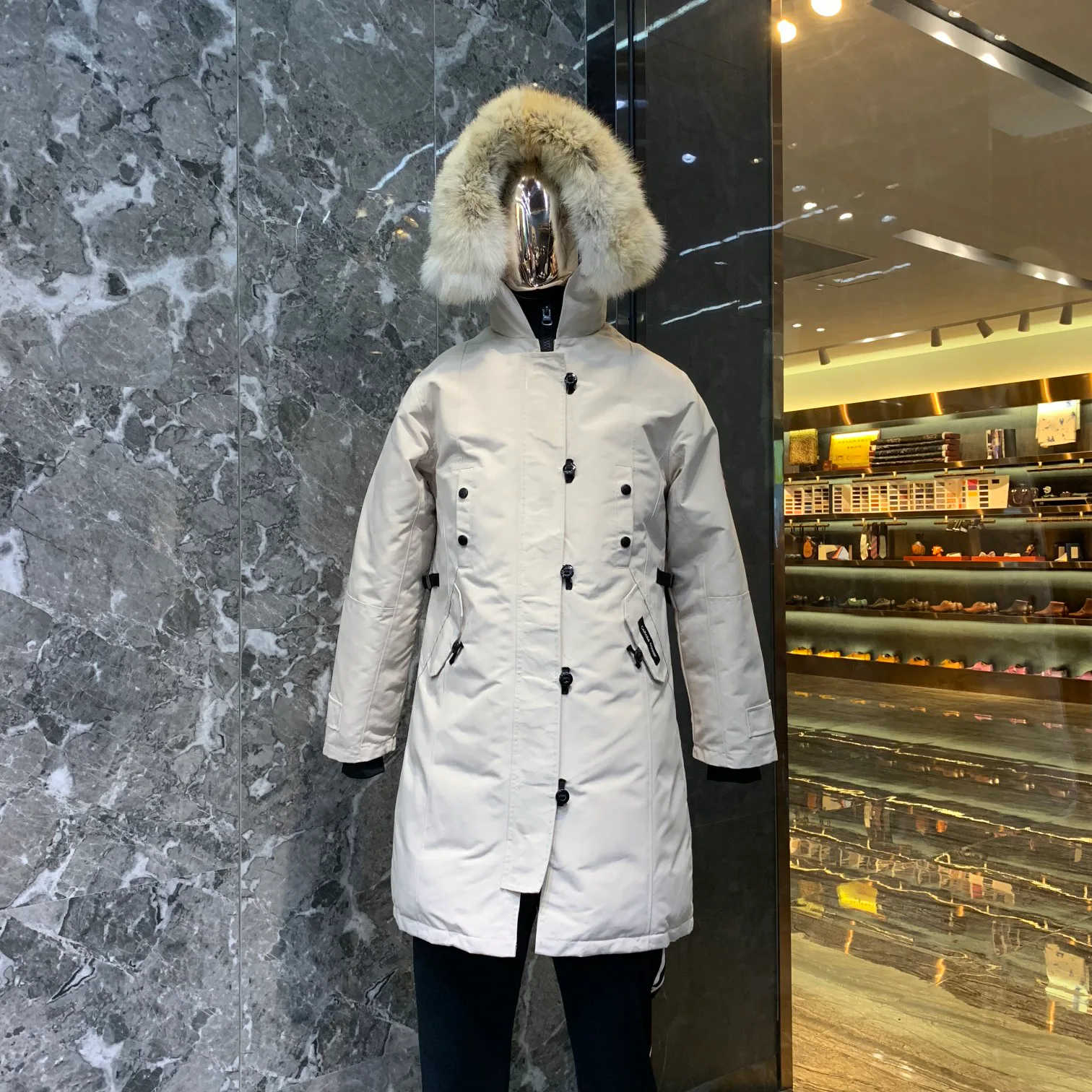 Куртки И Пуховики Женские Canada Goose 64140