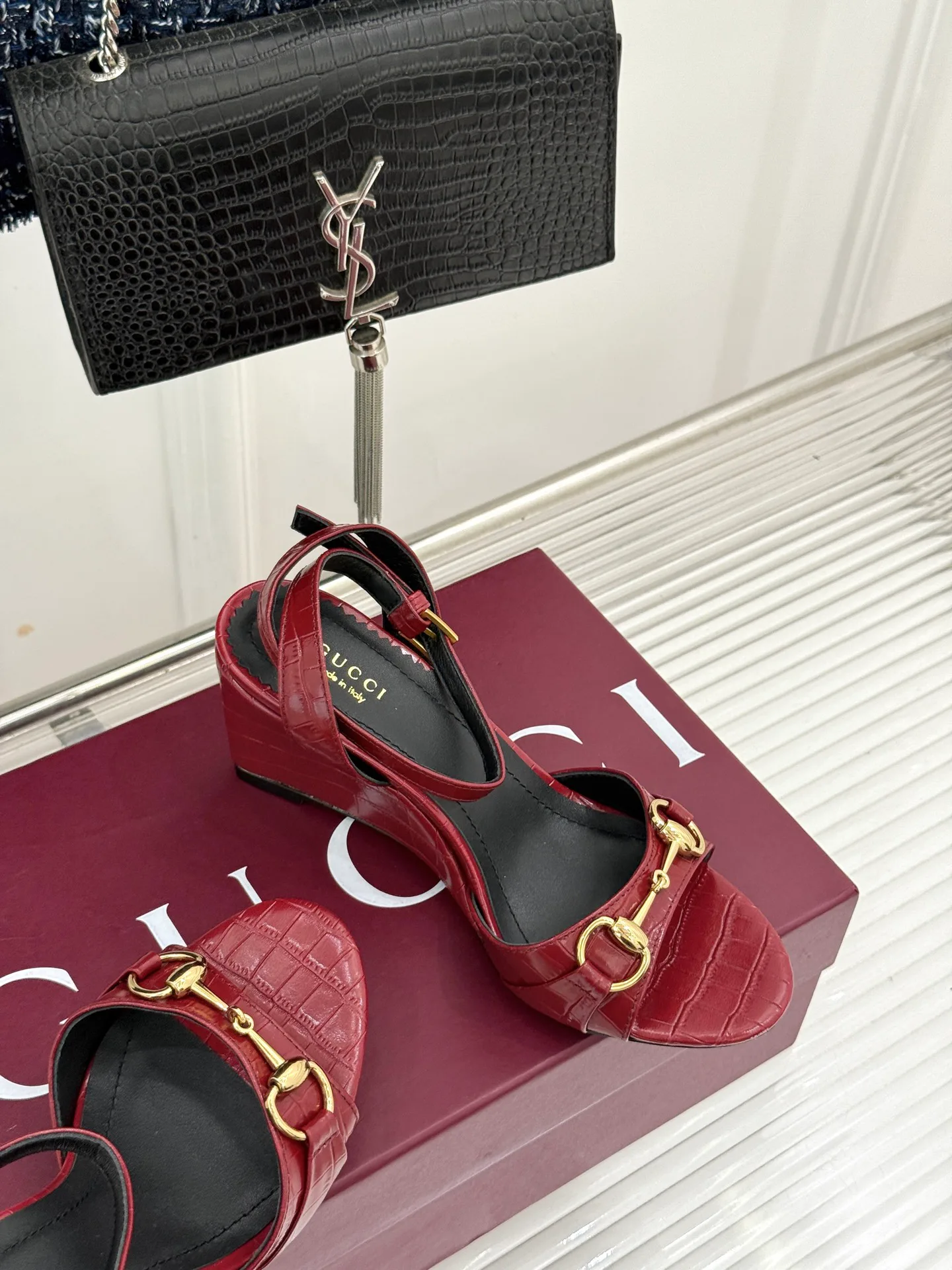 Босоножки Женские Gucci 18034505