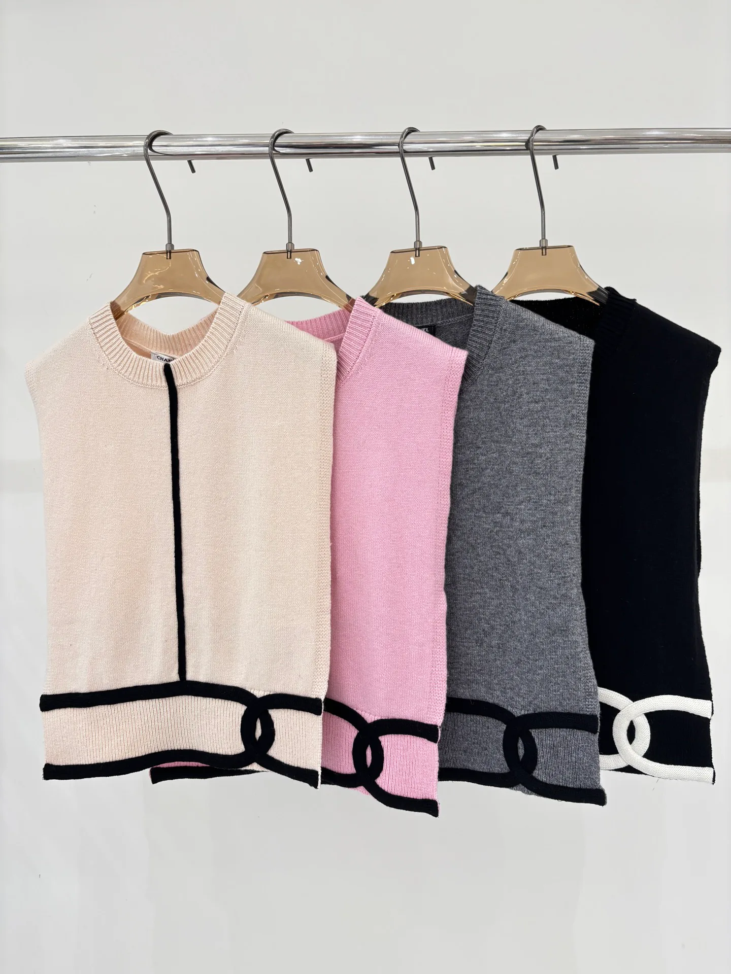 Жилеты Женские Chanel 11540378