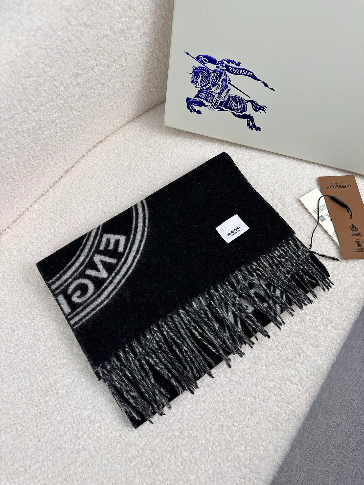 Шарфы Burberry 920471