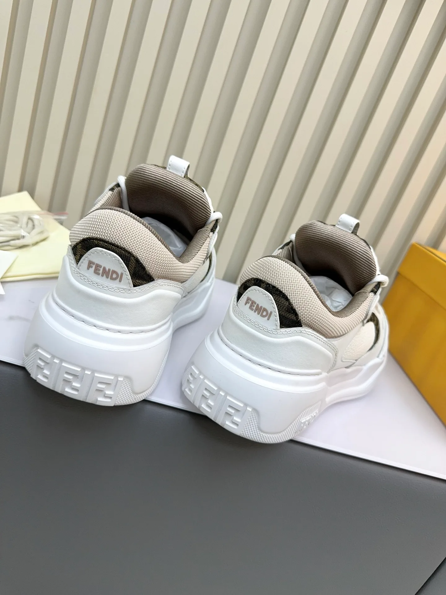 Кроссовки Мужские Fendi 354131