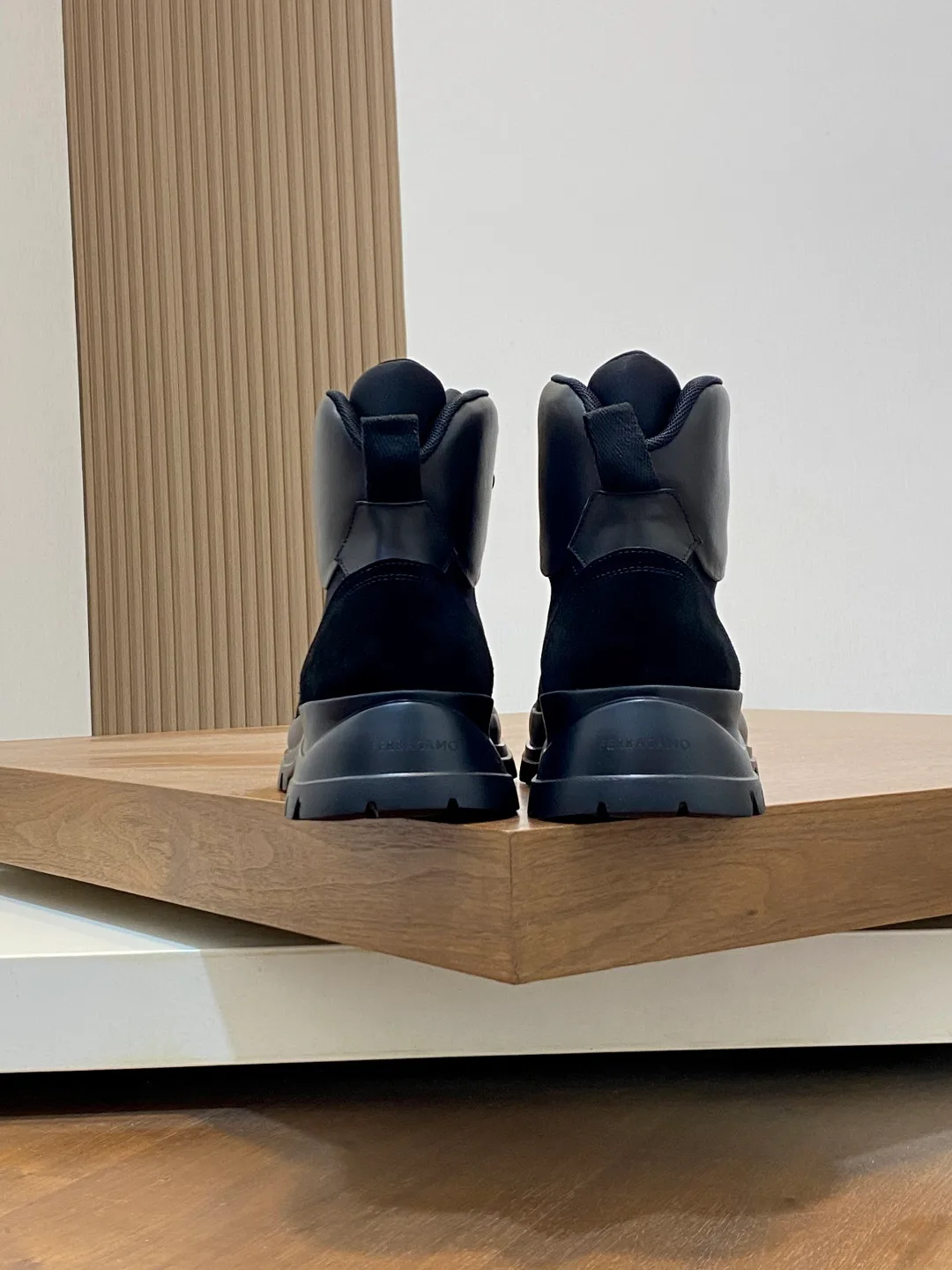 Ботинки Мужские Salvatore Ferragamo 240203