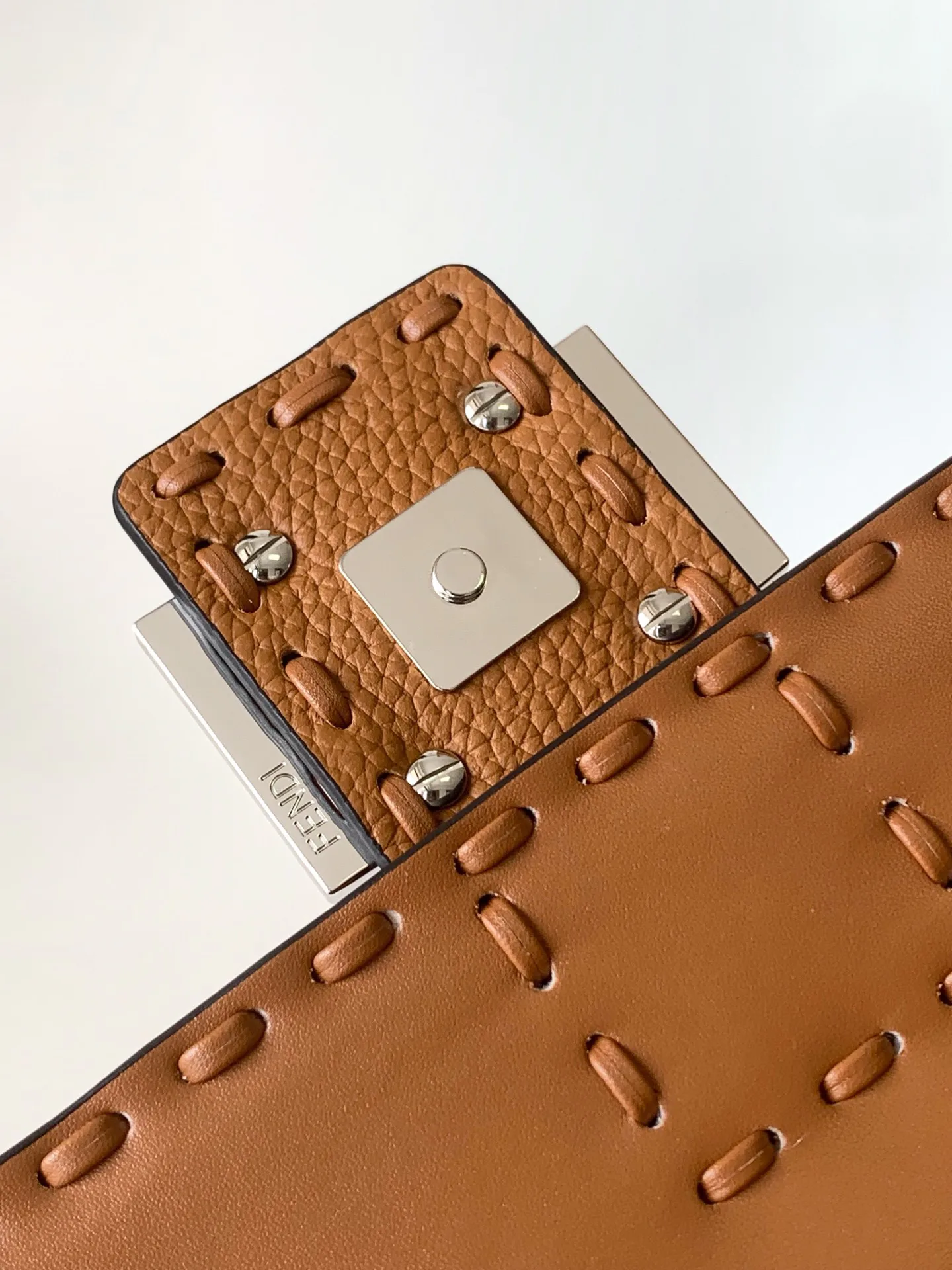 Классические Сумки Женские Fendi 12718229