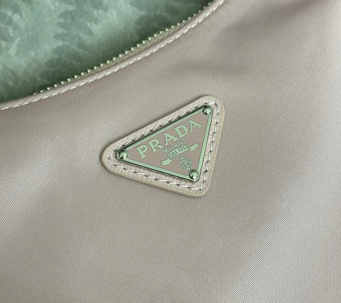 Сумки На Ремне Женские Prada 11682041