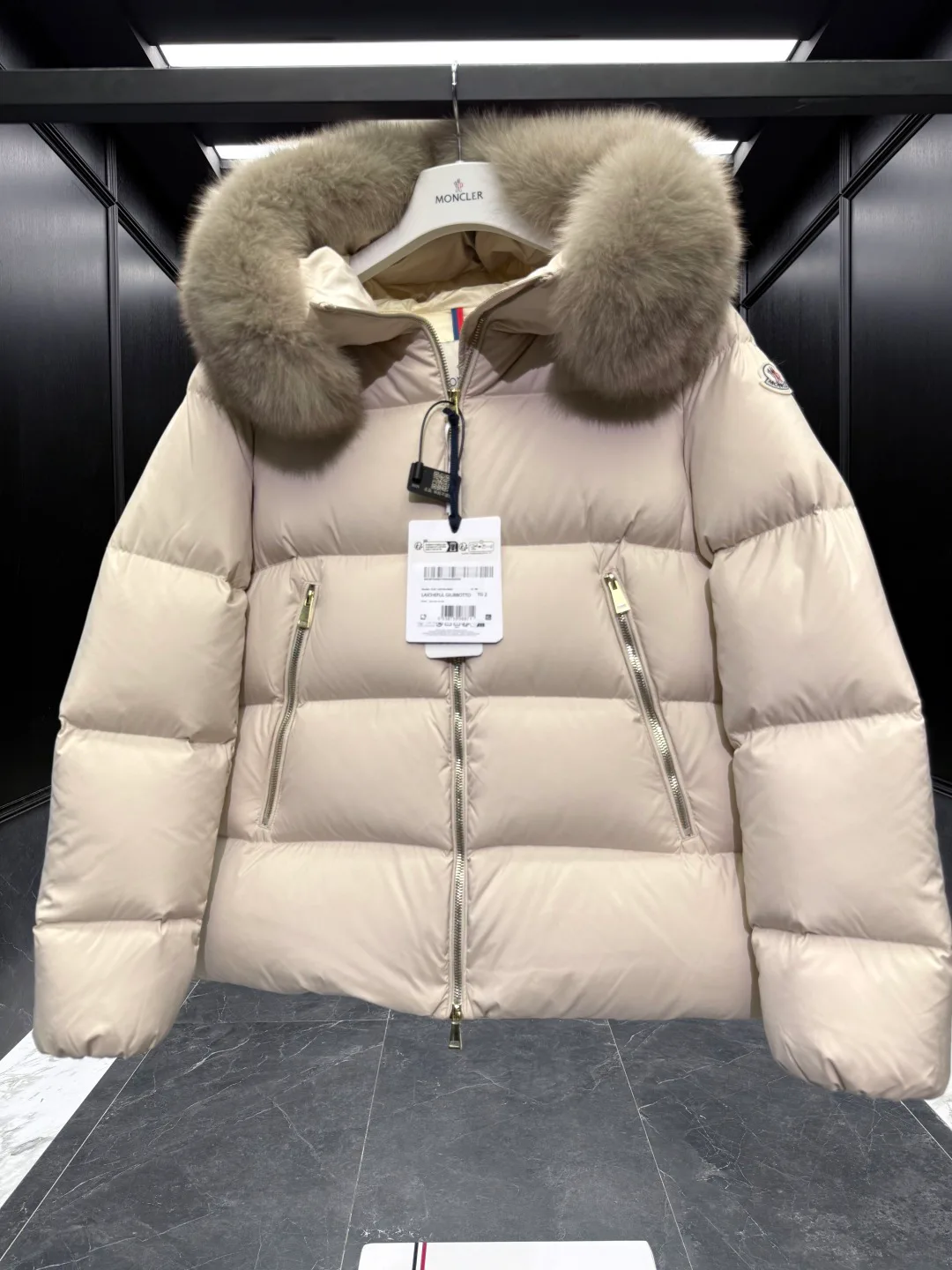 Куртки И Пуховики Женские Moncler 17964585