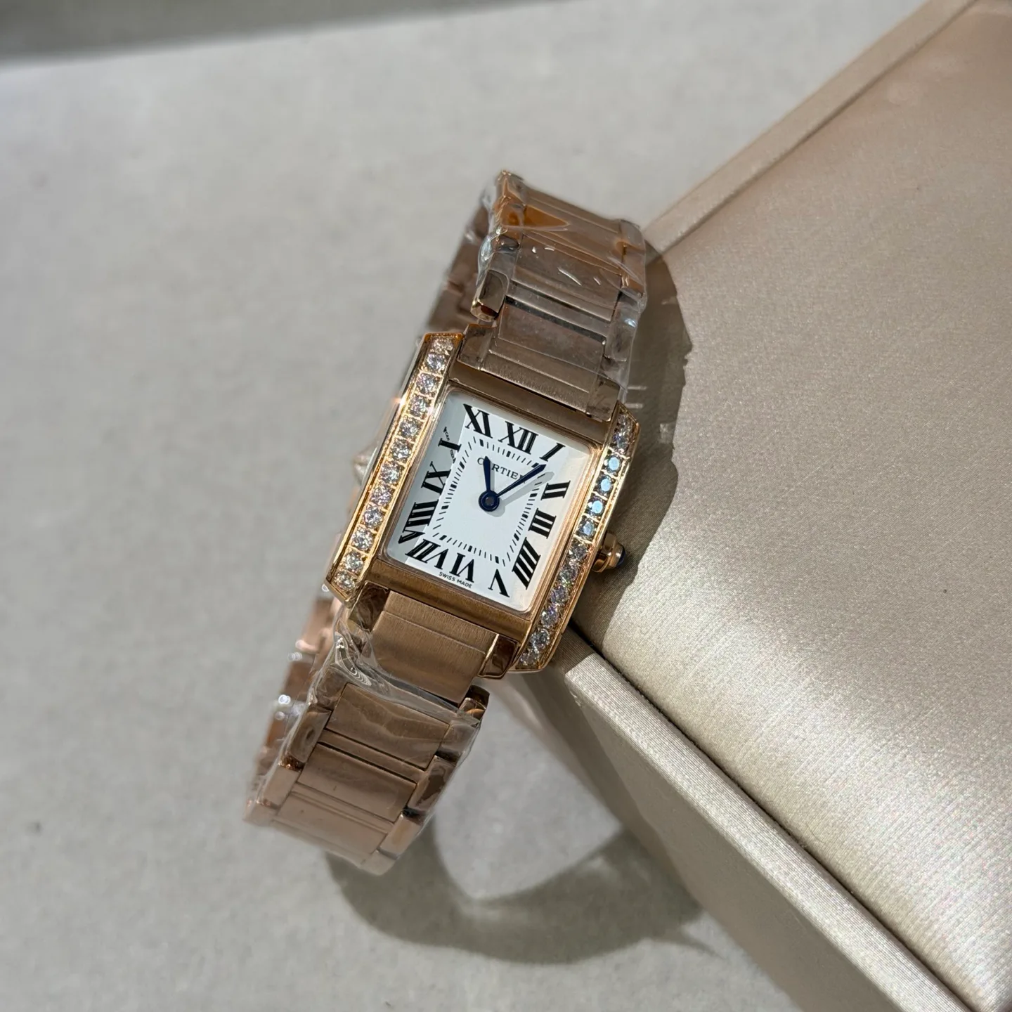 Часы Женские Cartier 17650367