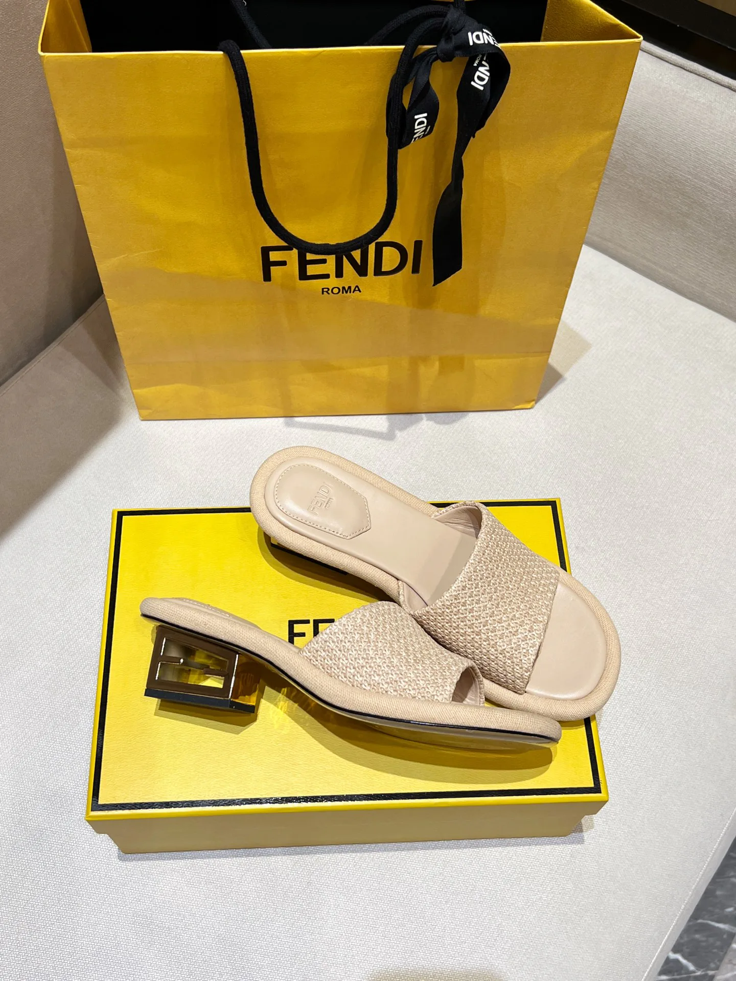 Босоножки Женские Fendi 11156794