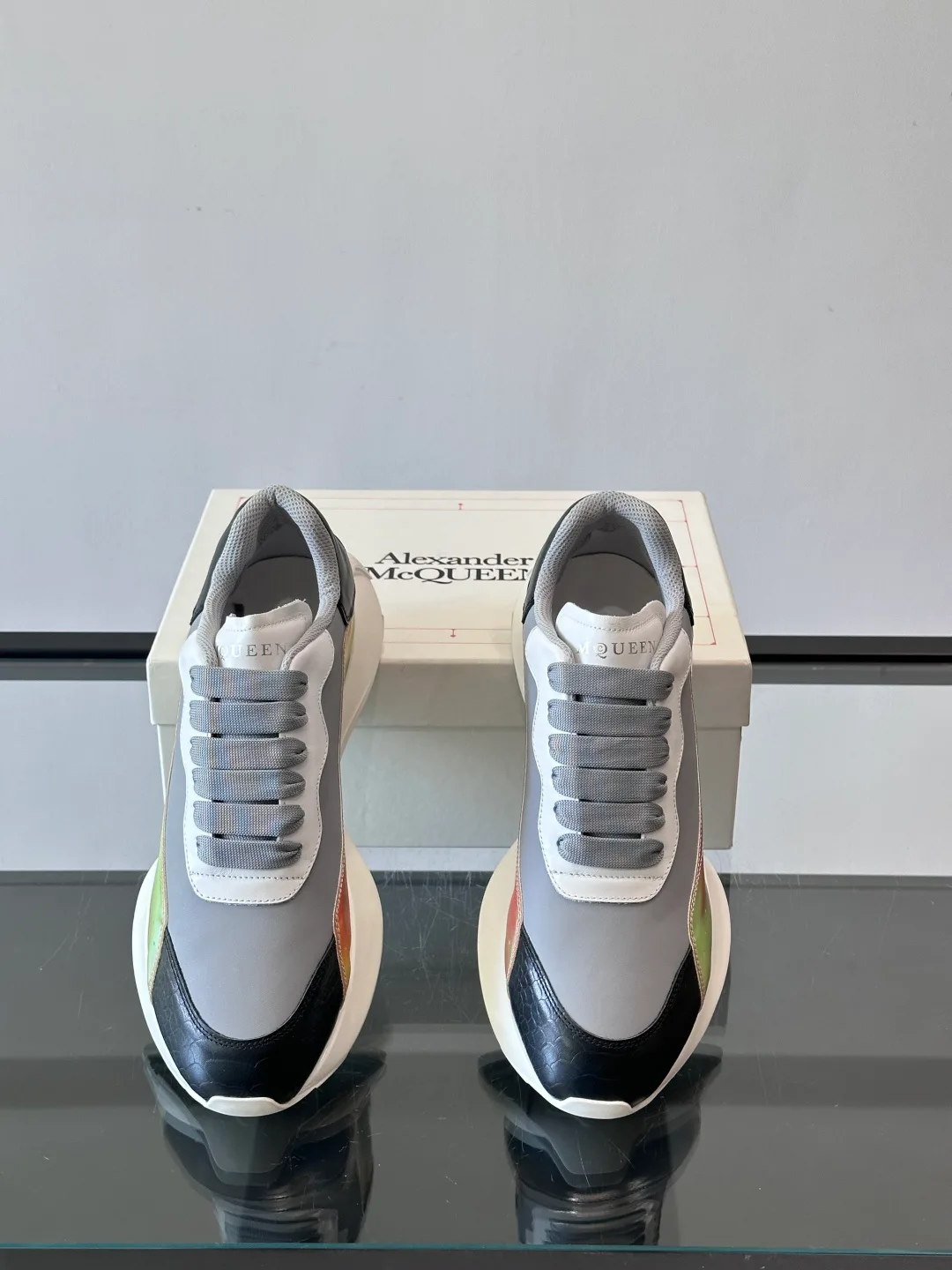 Кроссовки Женские Alexander Mcqueen 544026