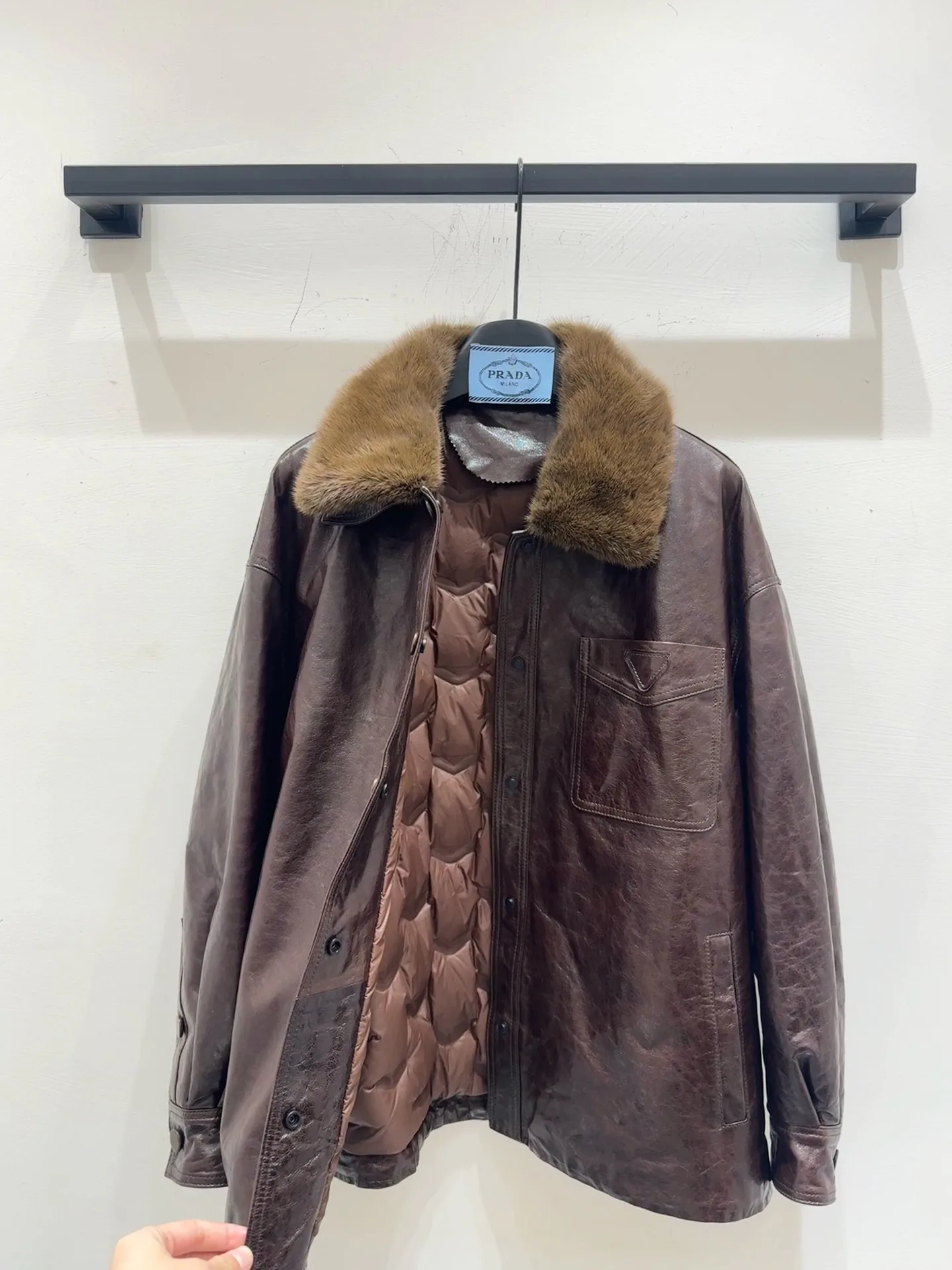 Кожаные Куртки И Дублёнки Женские Prada 799797