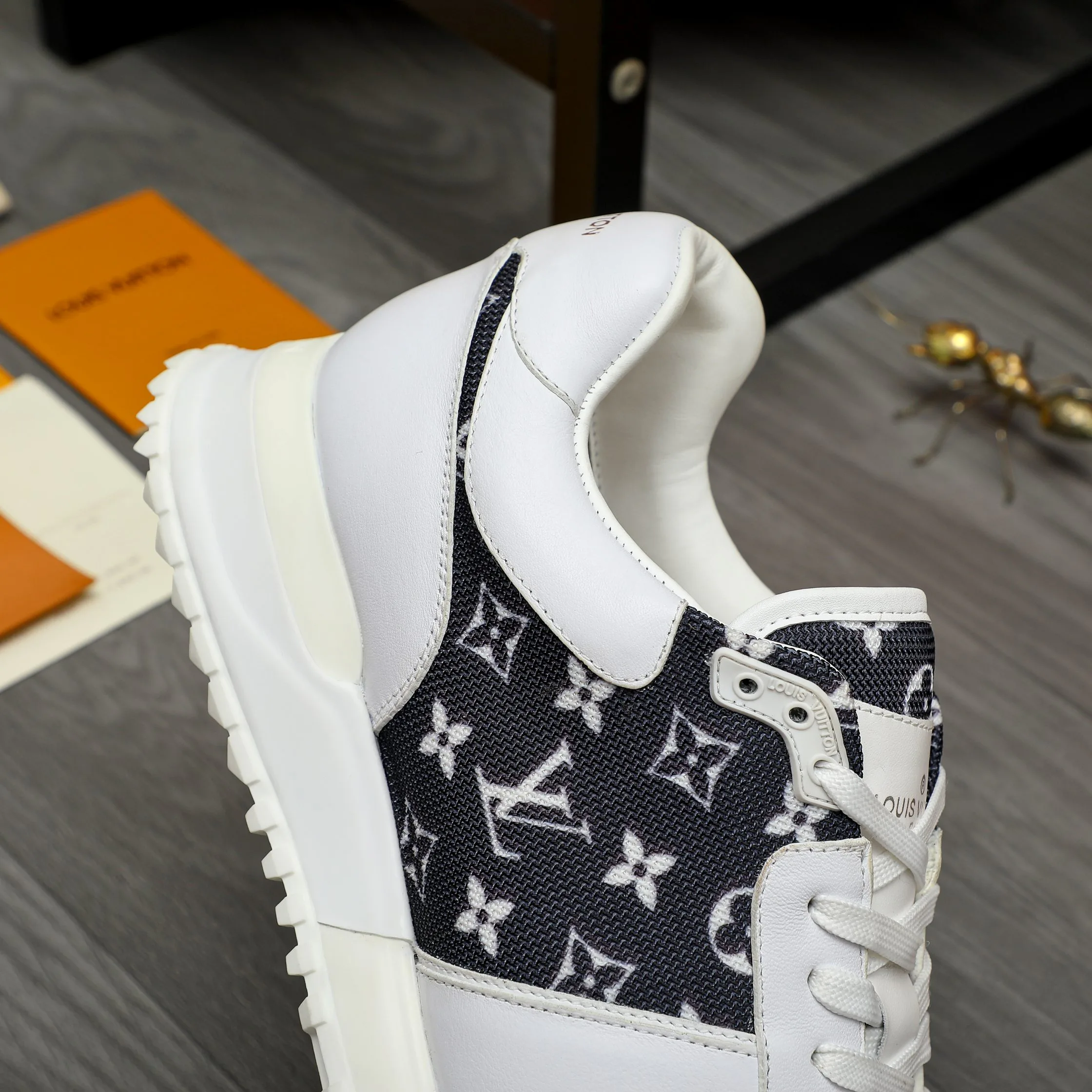 Кроссовки Мужские Louis Vuitton 288048