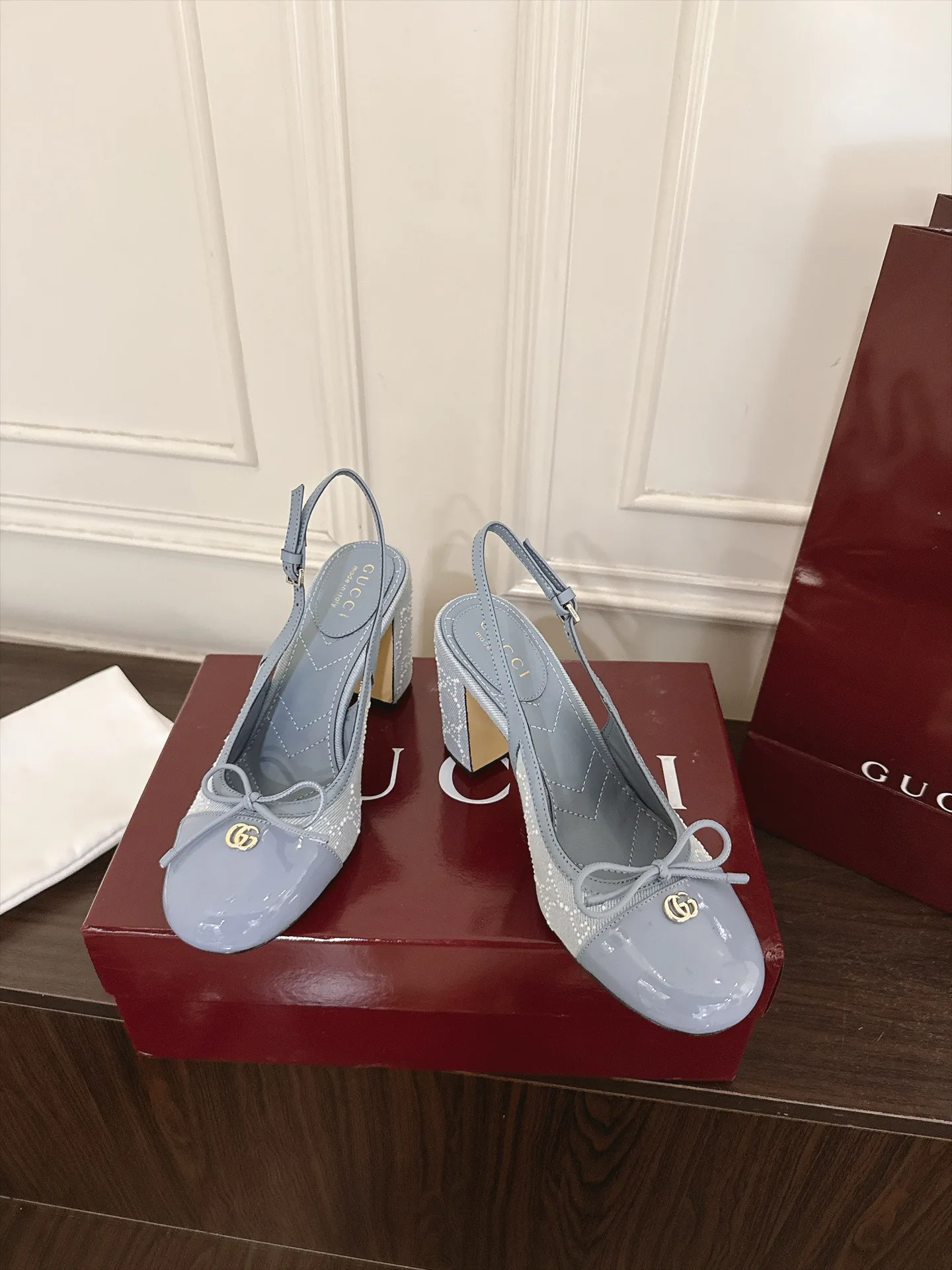Босоножки Женские Gucci 18143134