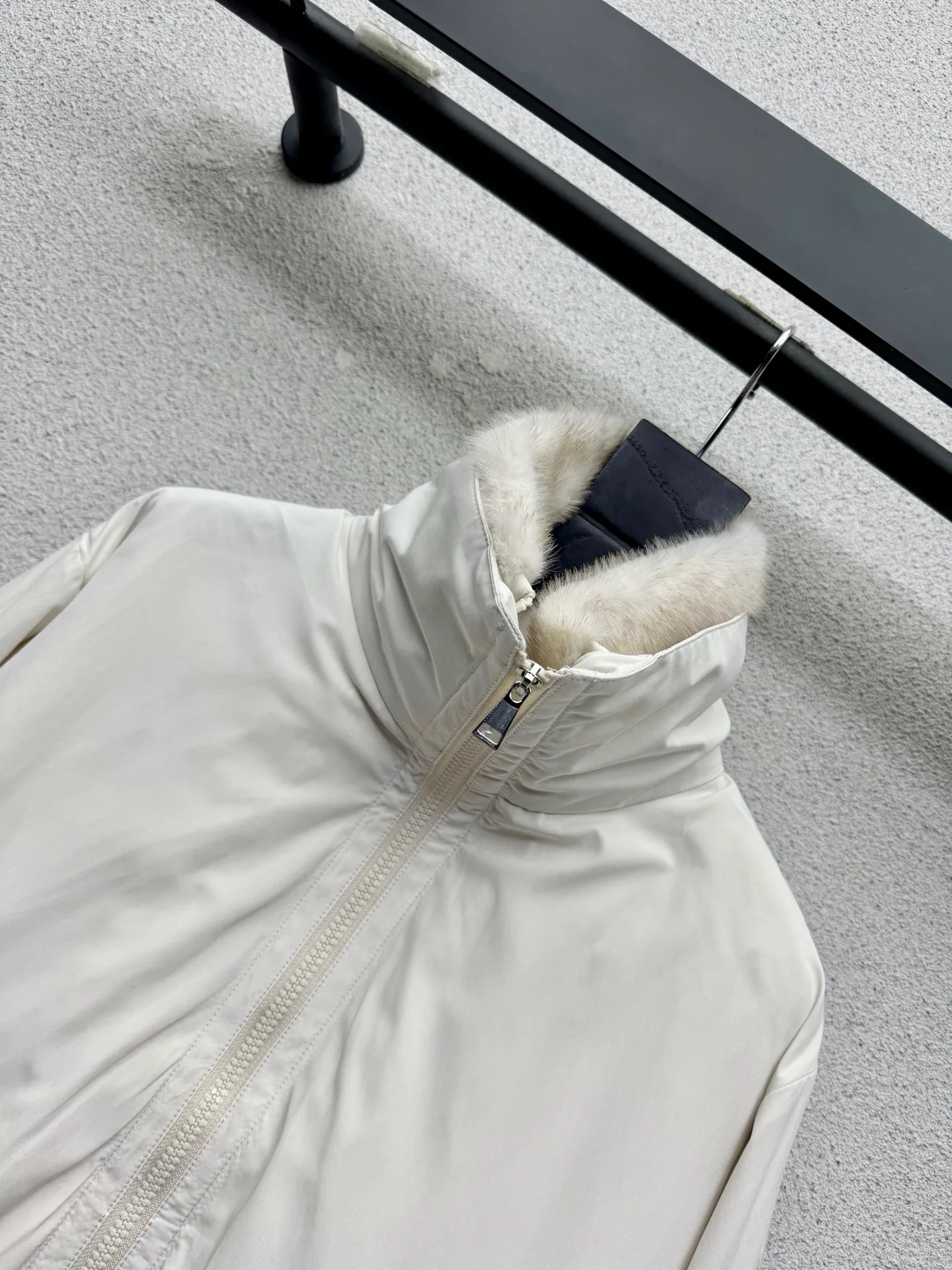Куртки И Пуховики Женские Moncler 19057909