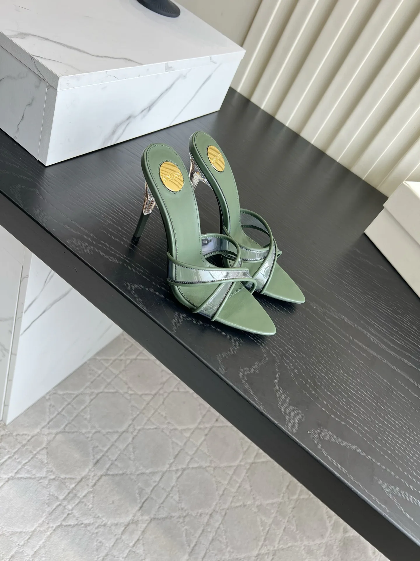 Босоножки Женские Saint Laurent 18614251