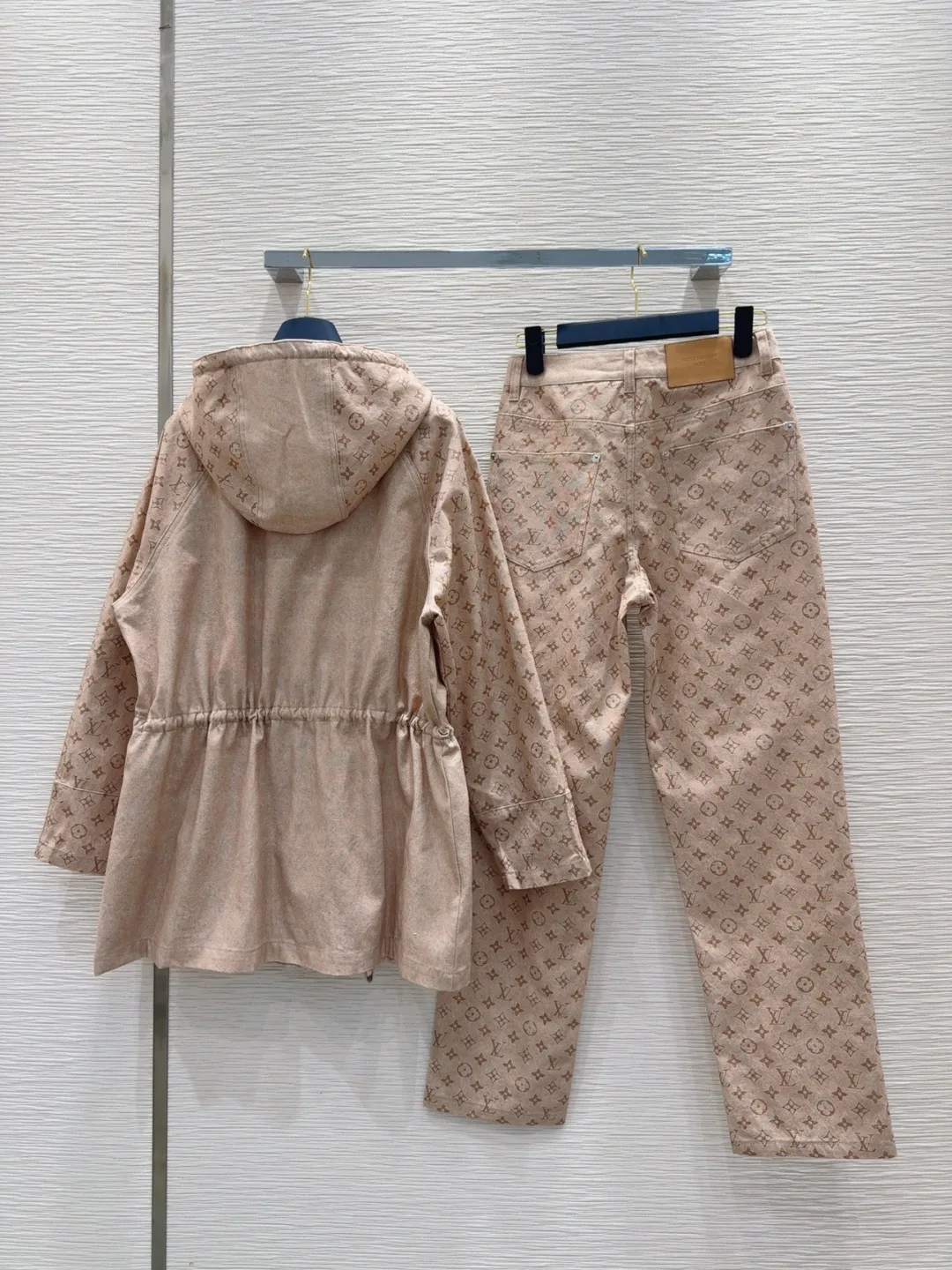 Костюмы Женские Louis Vuitton 8578