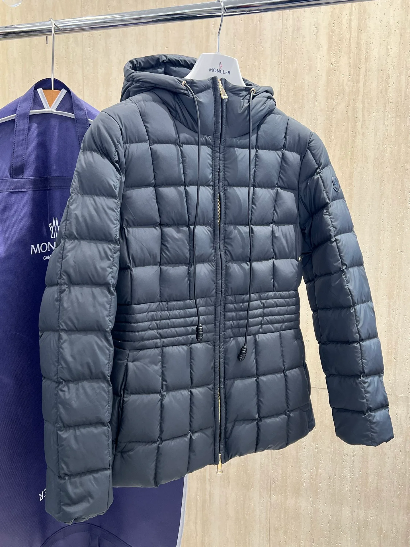 Куртки И Пуховики Женские Moncler 19628756