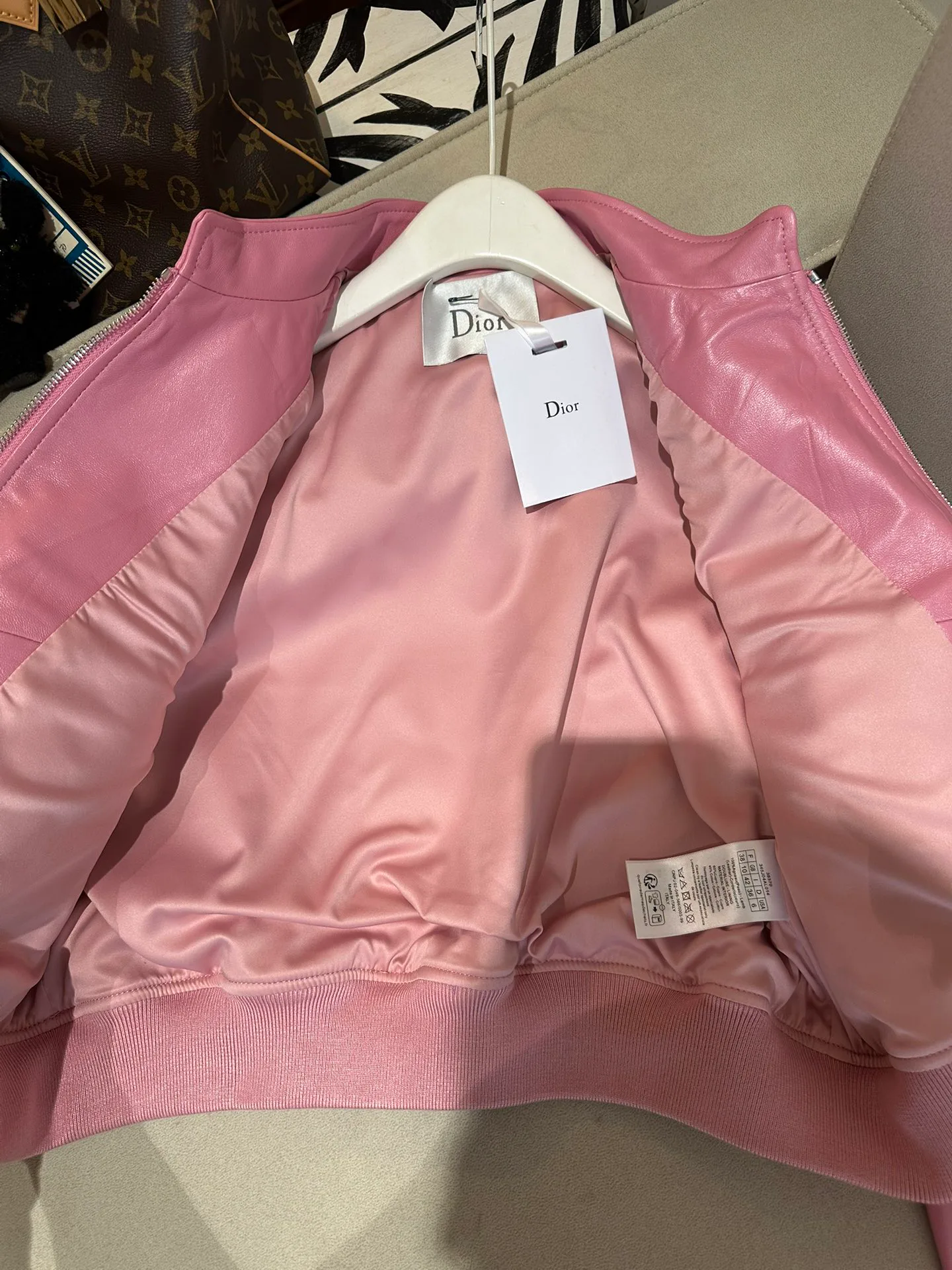 Кожаные Куртки И Дублёнки Женские Christian Dior 11679778