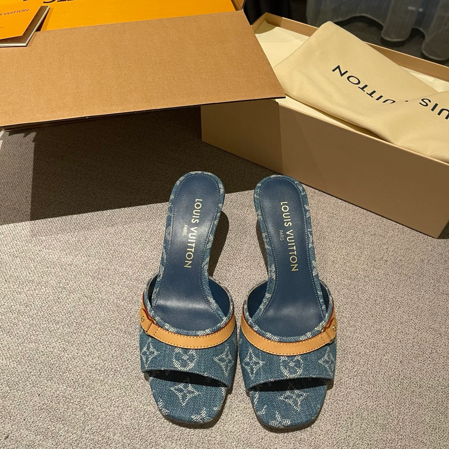 Босоножки Женские Louis Vuitton 12818143