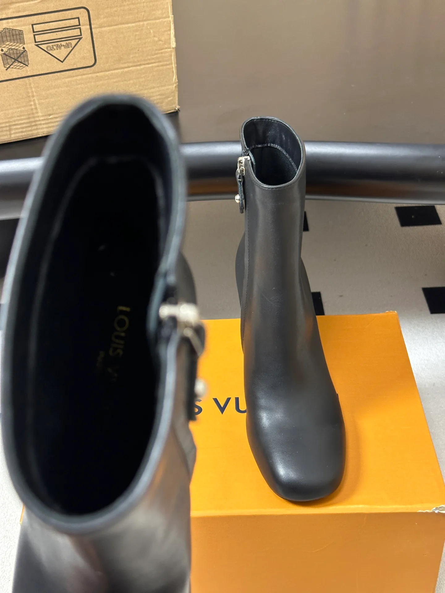 Ботильоны Женские Louis Vuitton 18388130