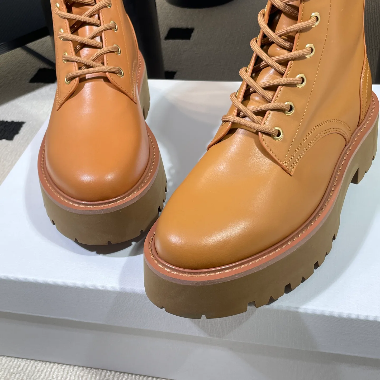 Ботинки Женские Celine 18041624