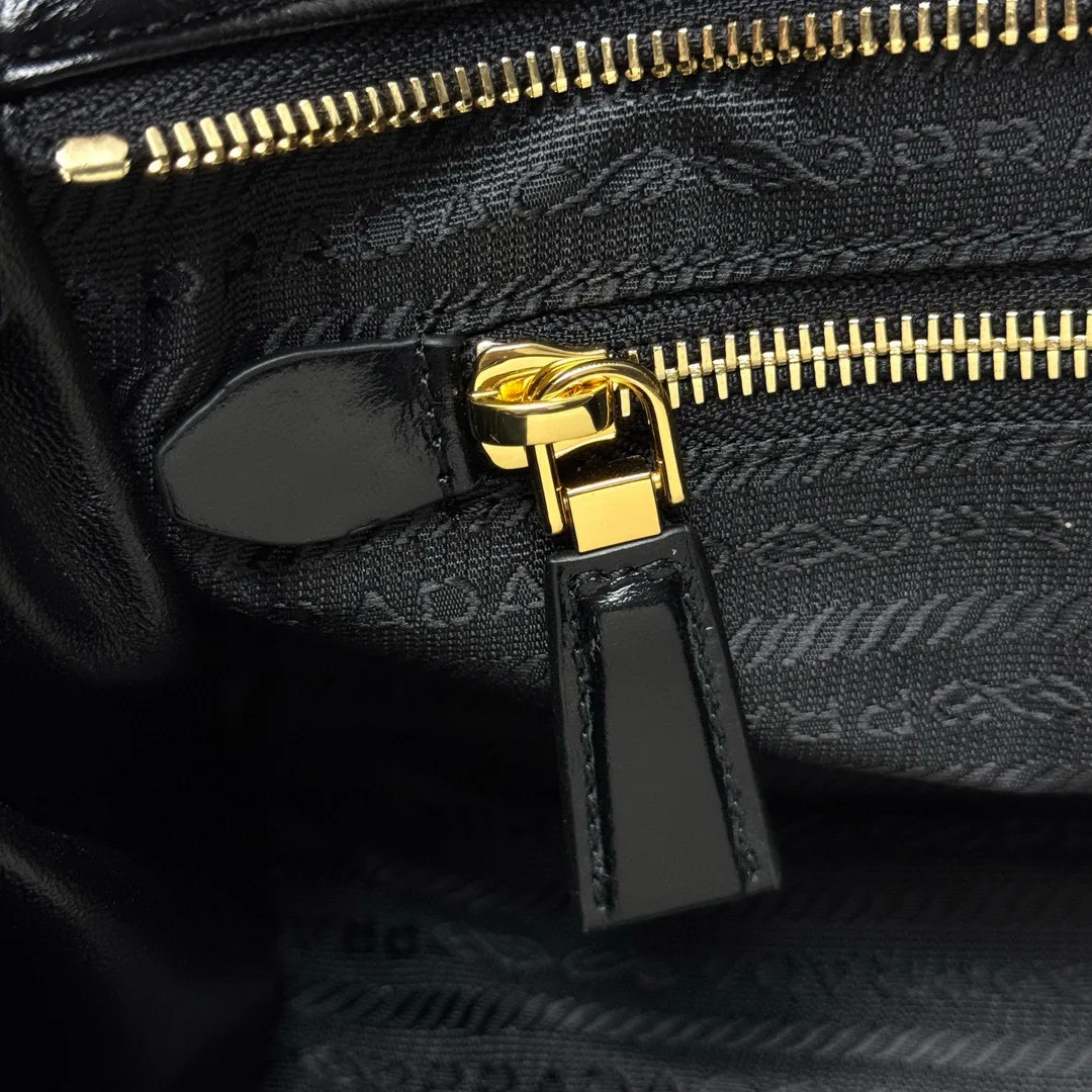 Классические Сумки Женские Prada 10446832