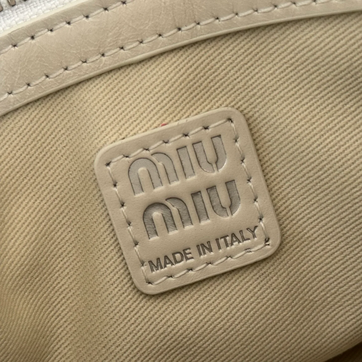 Классические Сумки Женские Miu Miu 18148109