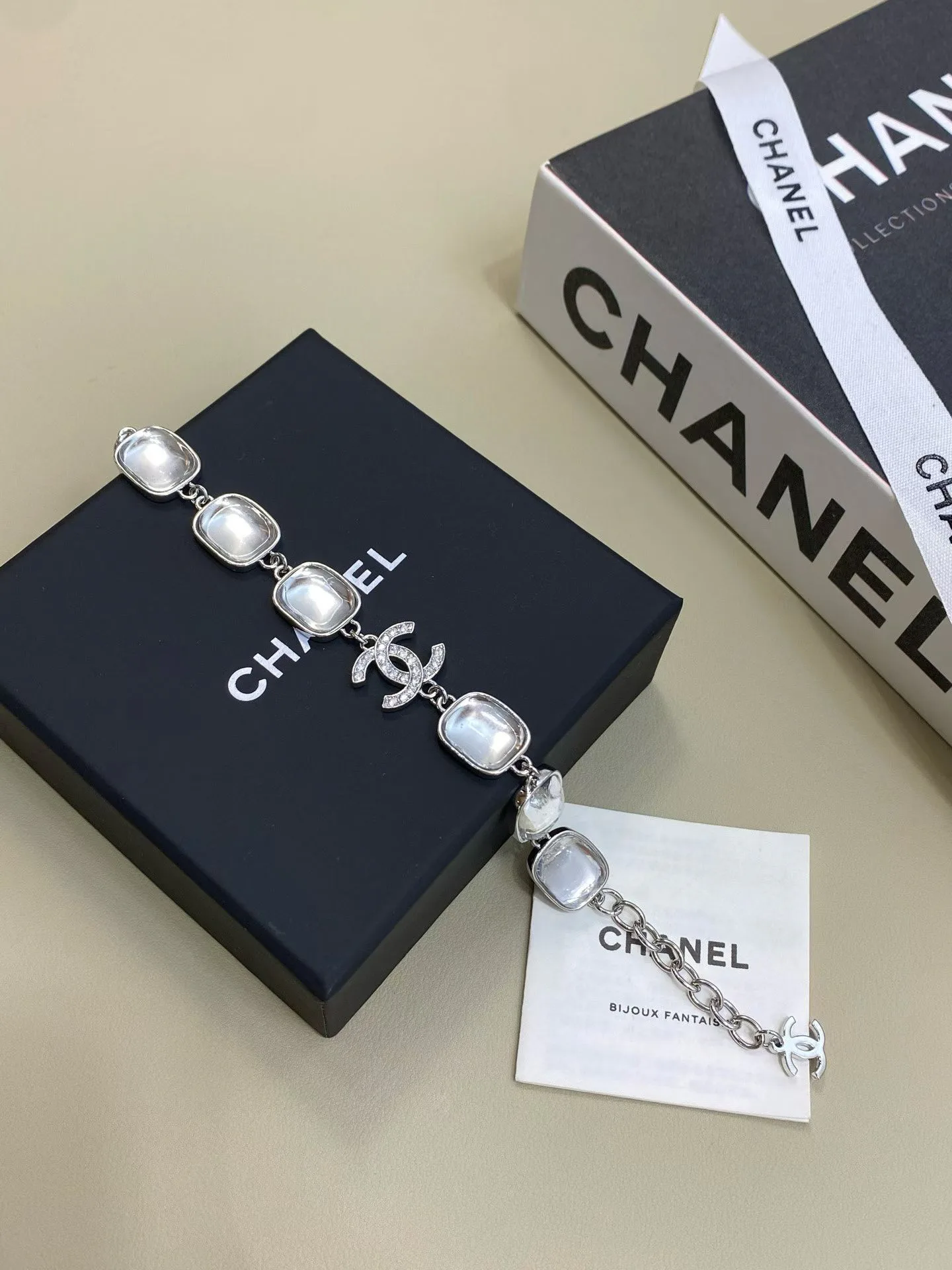 Бижутерия Chanel 18122370