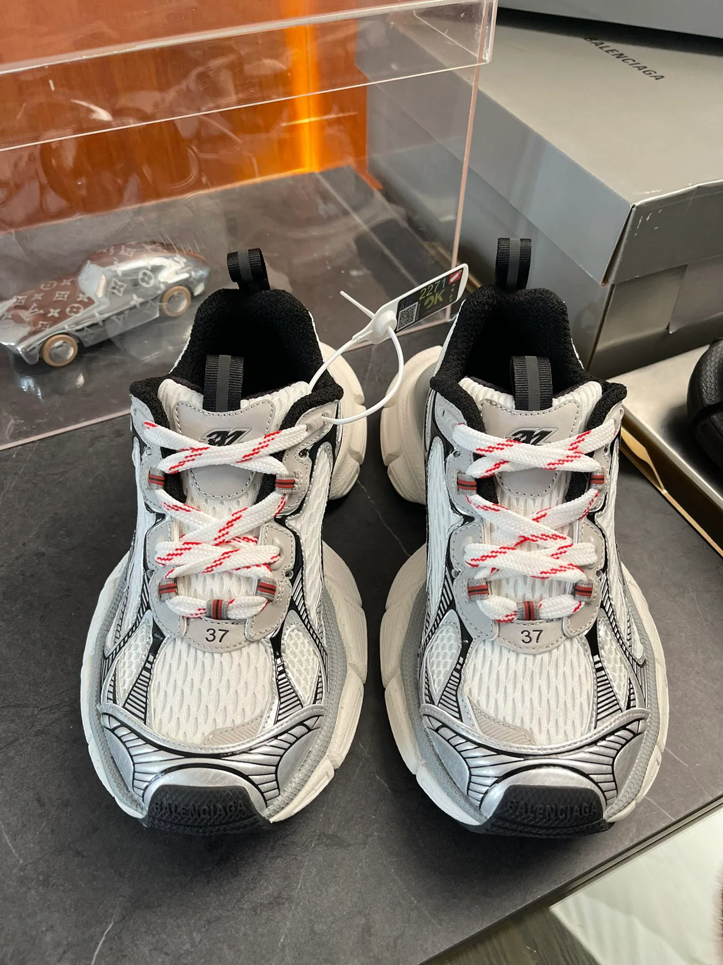Кроссовки Женские Balenciaga 5062310