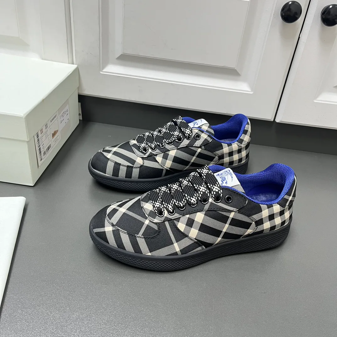 Кроссовки Женские Burberry 13267196