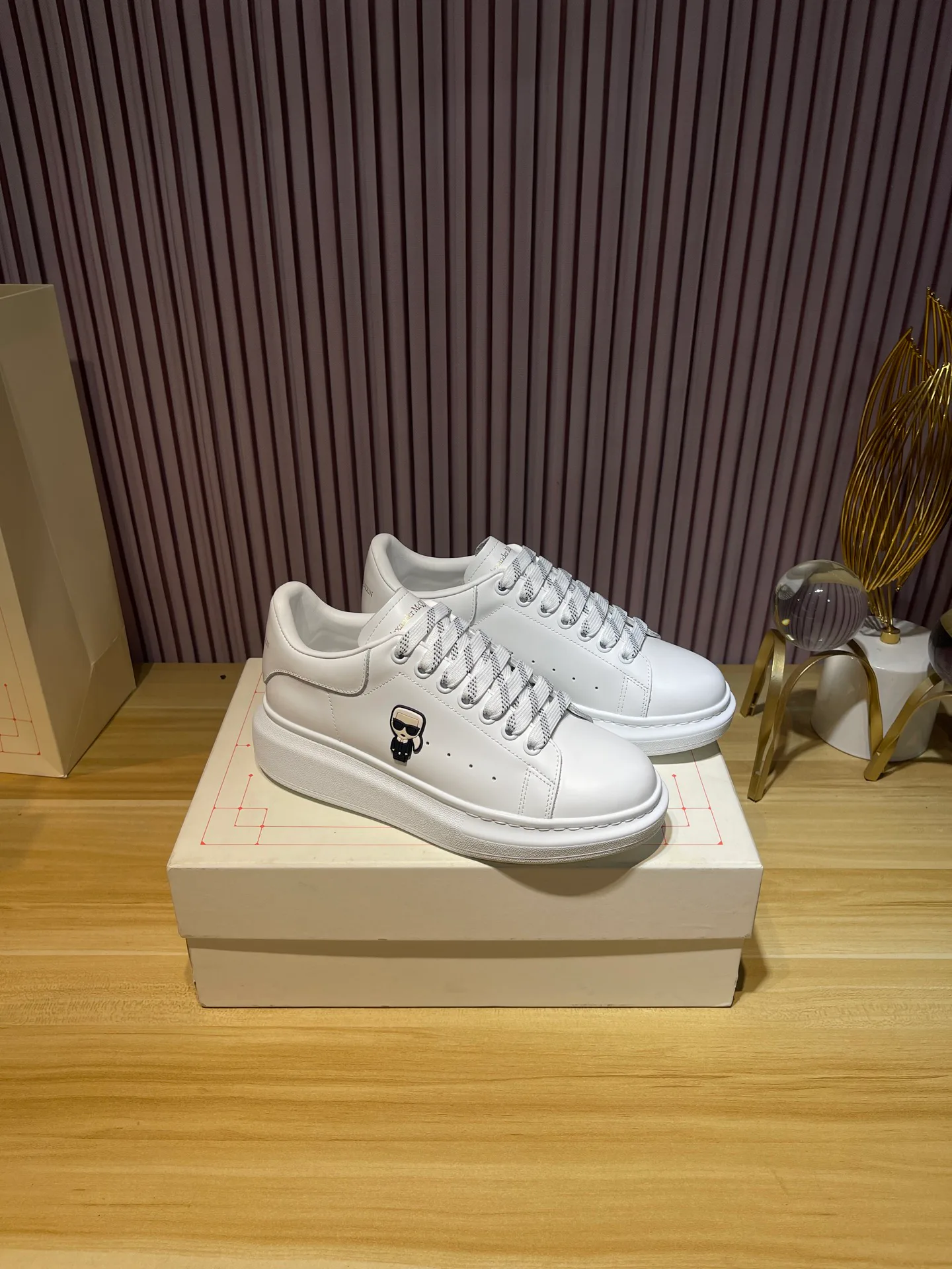 Кроссовки Женские Alexander Mcqueen 18616760