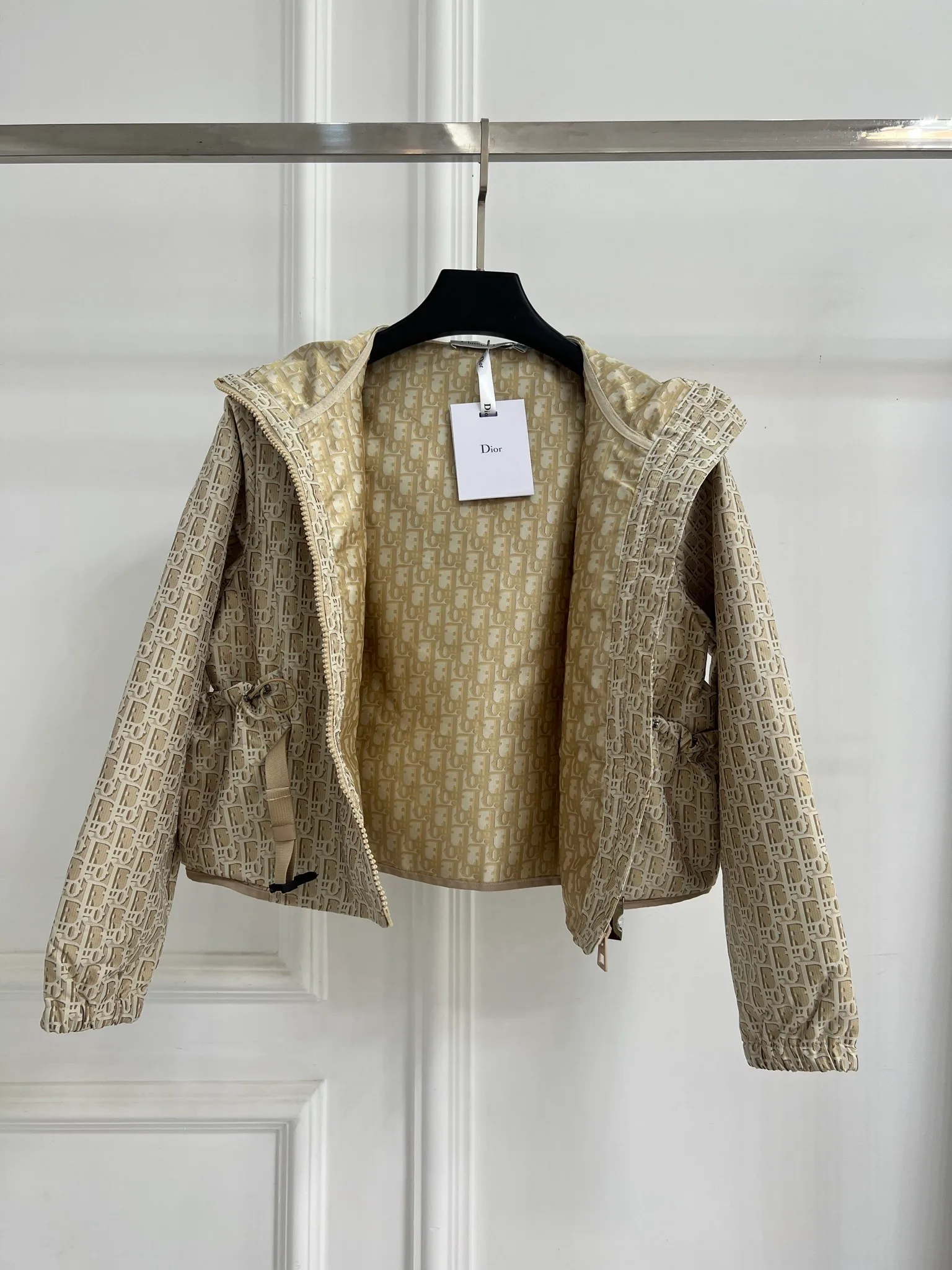 Куртки И Пуховики Женские Christian Dior 18885434
