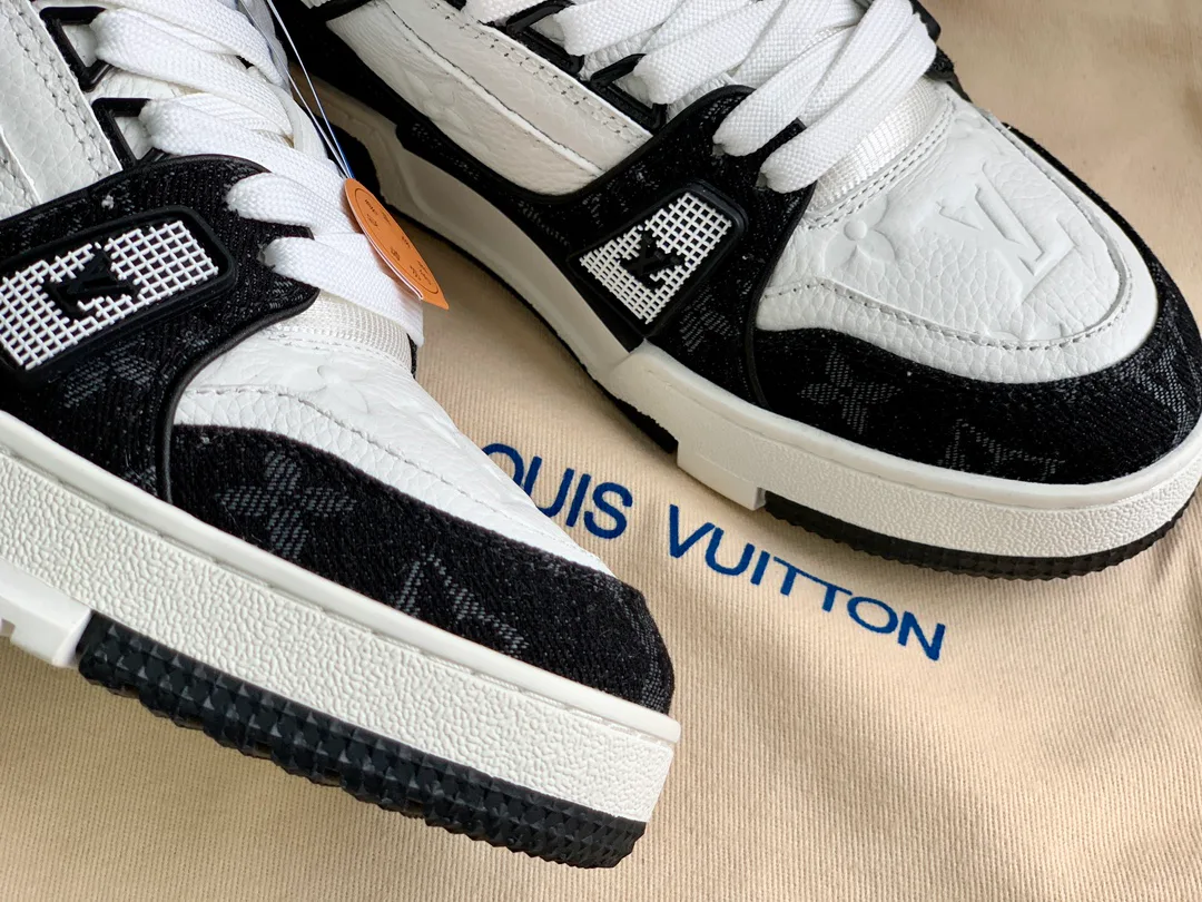 Кроссовки Женские Louis Vuitton 18014129