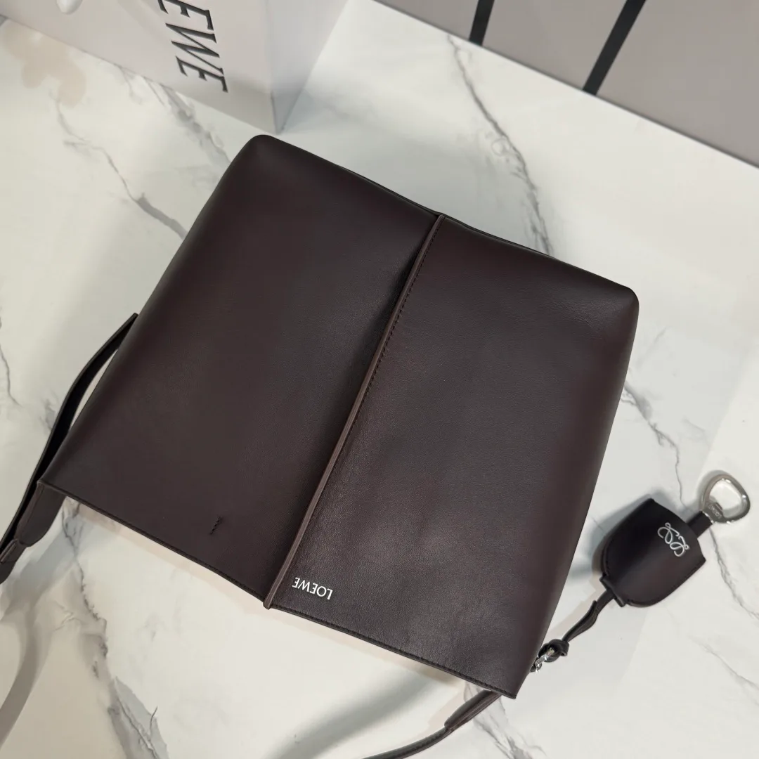 Классические Сумки Женские Loewe 17502833