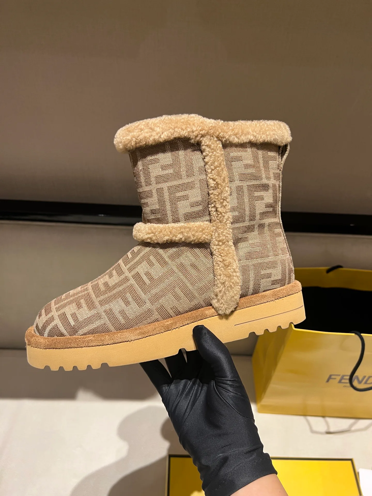 Угги Женские Fendi 1469096