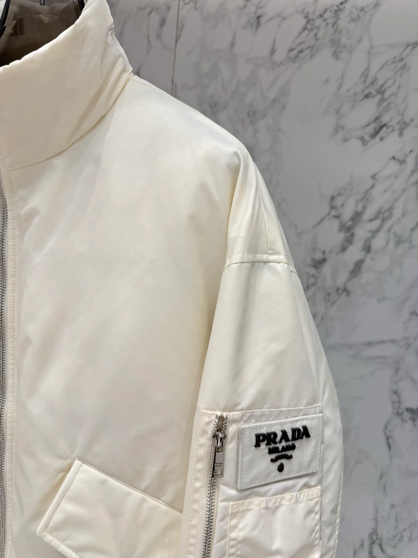 Куртки И Пуховики Женские Prada 18480859