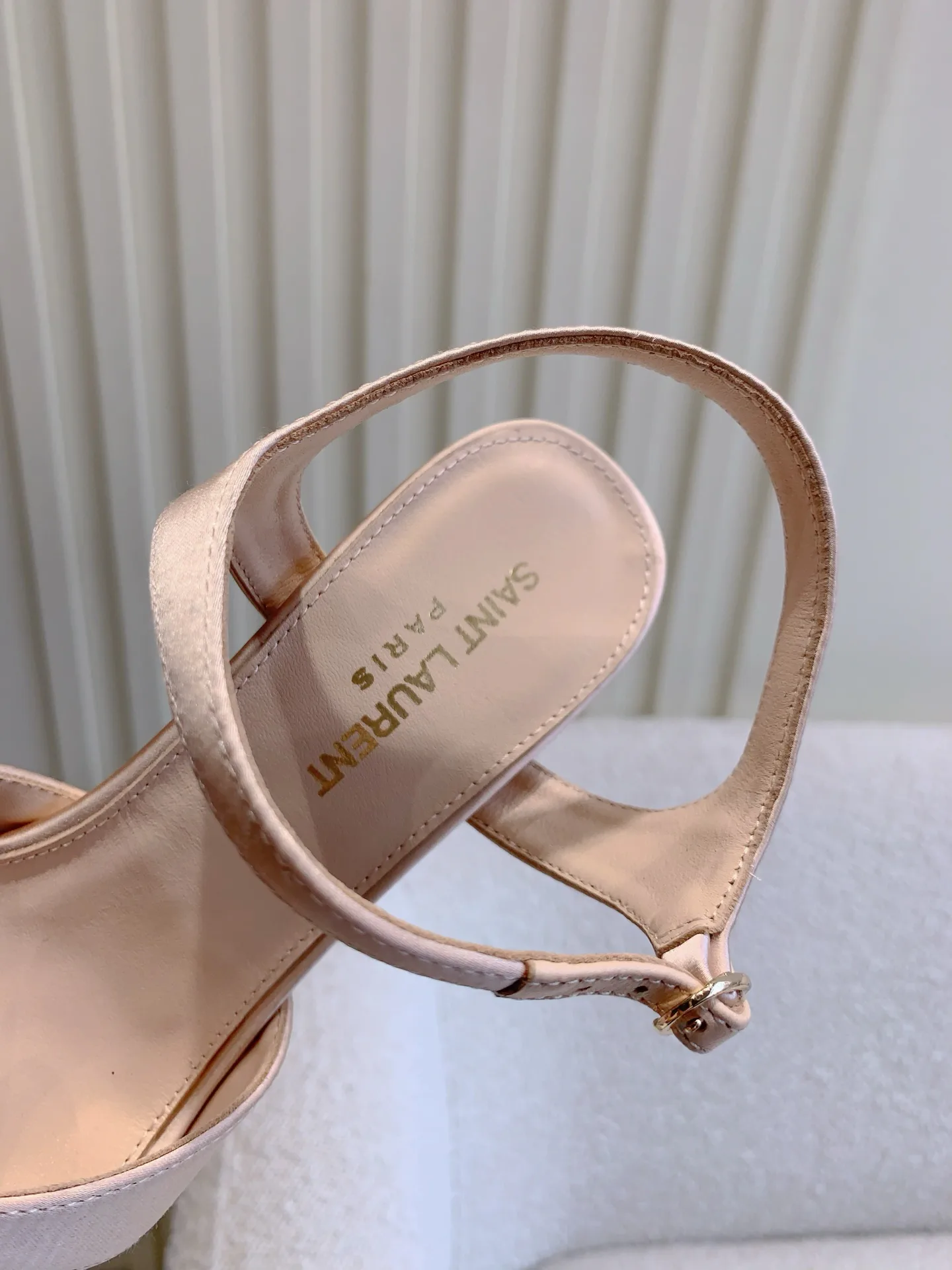 Босоножки Женские Saint Laurent 1830319