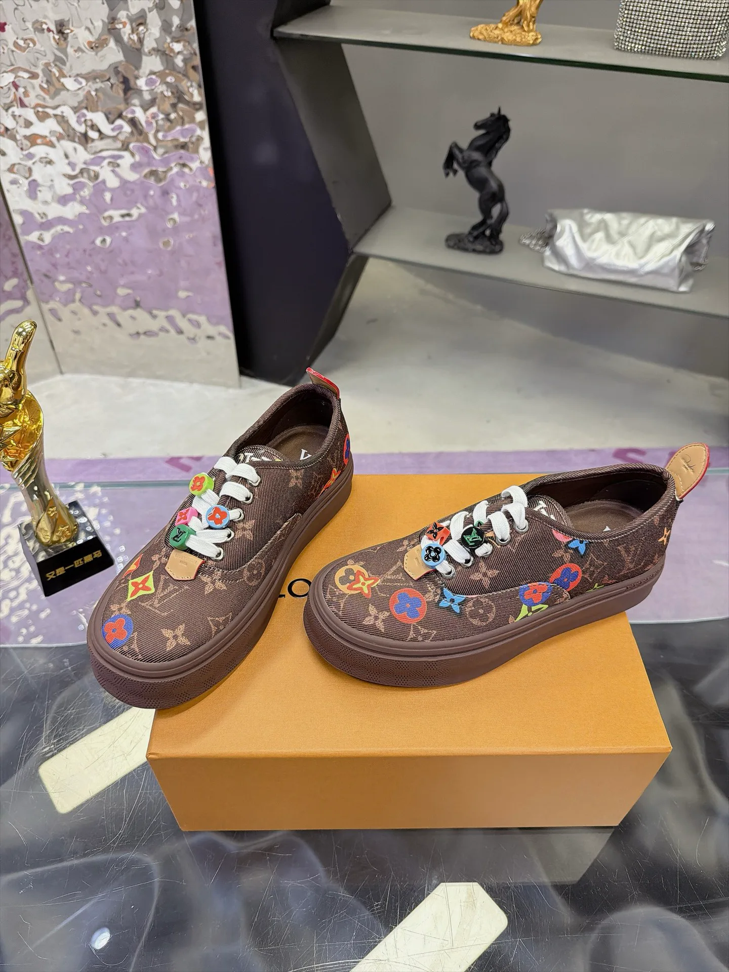 Кроссовки Мужские Louis Vuitton 17930906