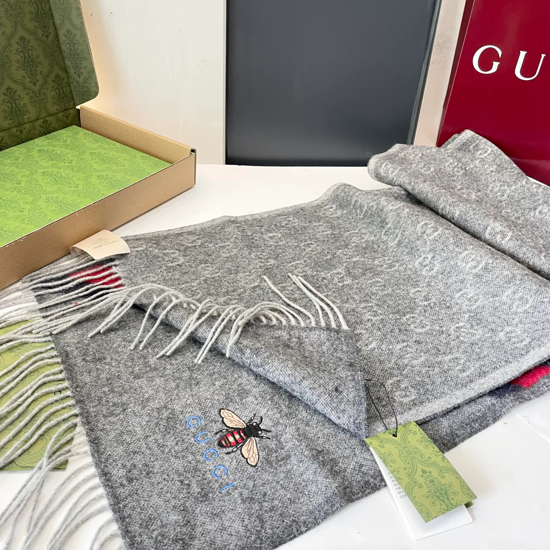 Шарфы Gucci 832095