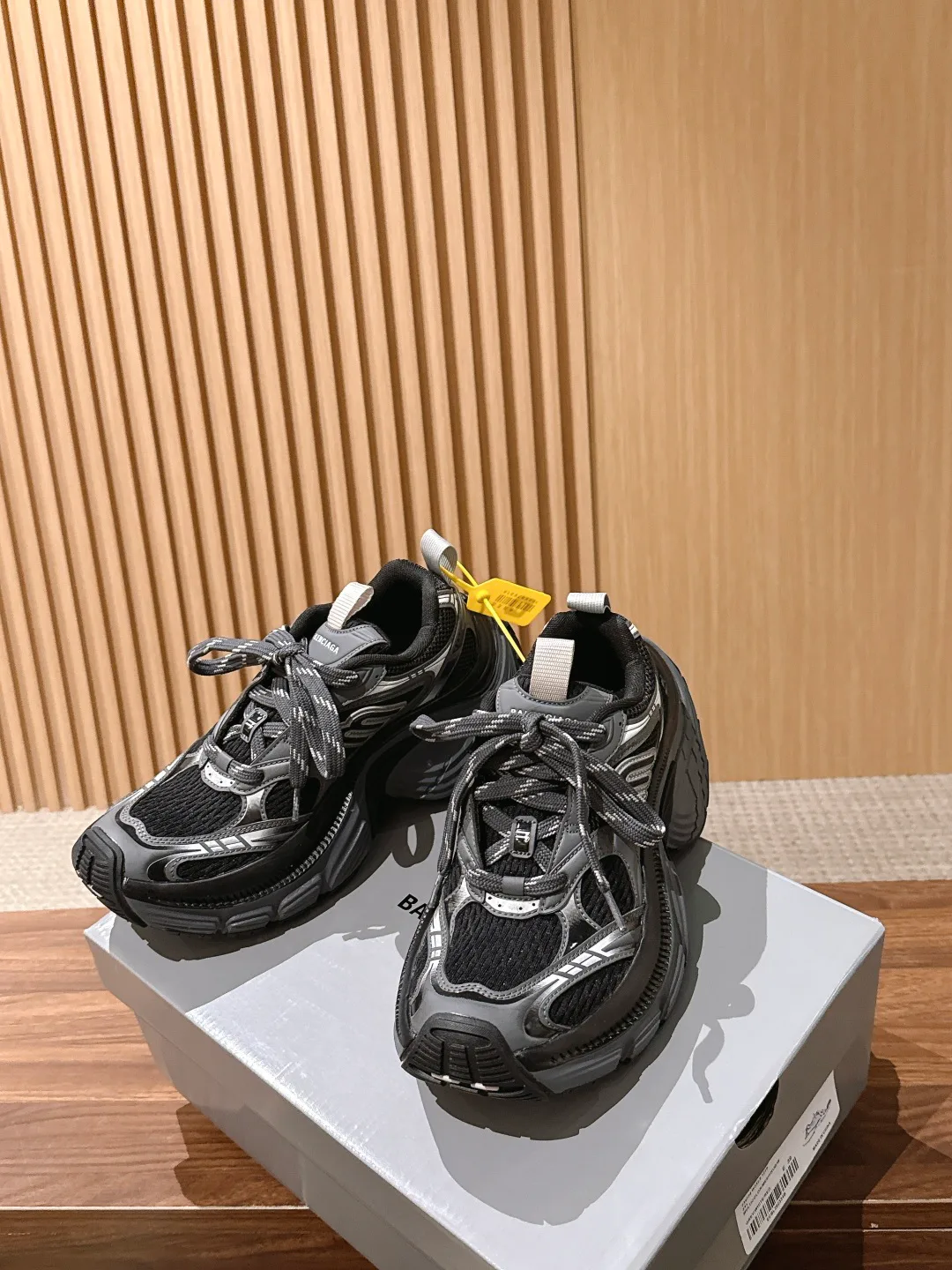 Кроссовки Женские Balenciaga 19338249