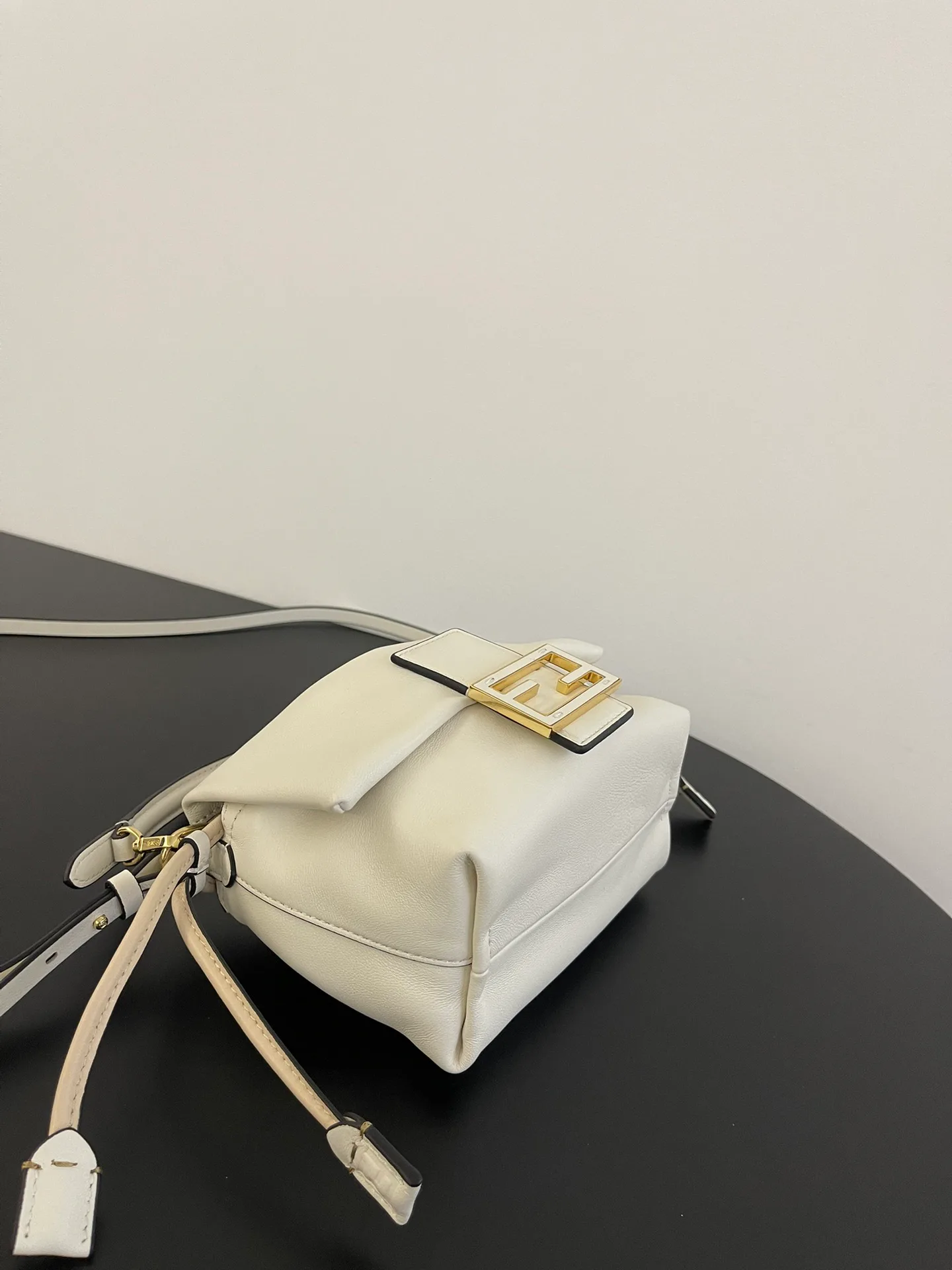 Классические Сумки Женские Fendi 13546201