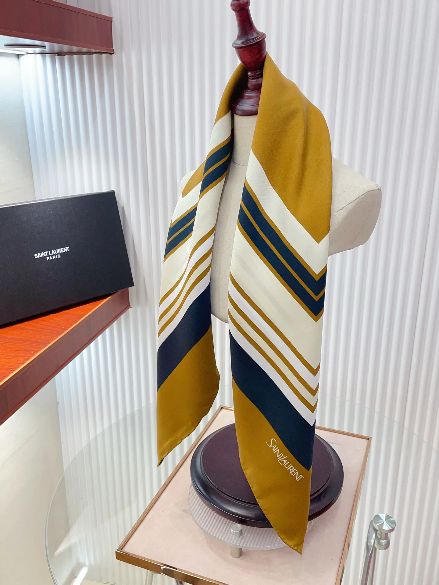 Шарфы Saint Laurent 11585469