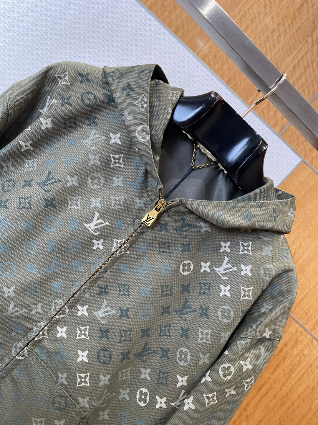 Куртки И Пуховики Мужские Louis Vuitton 5877487