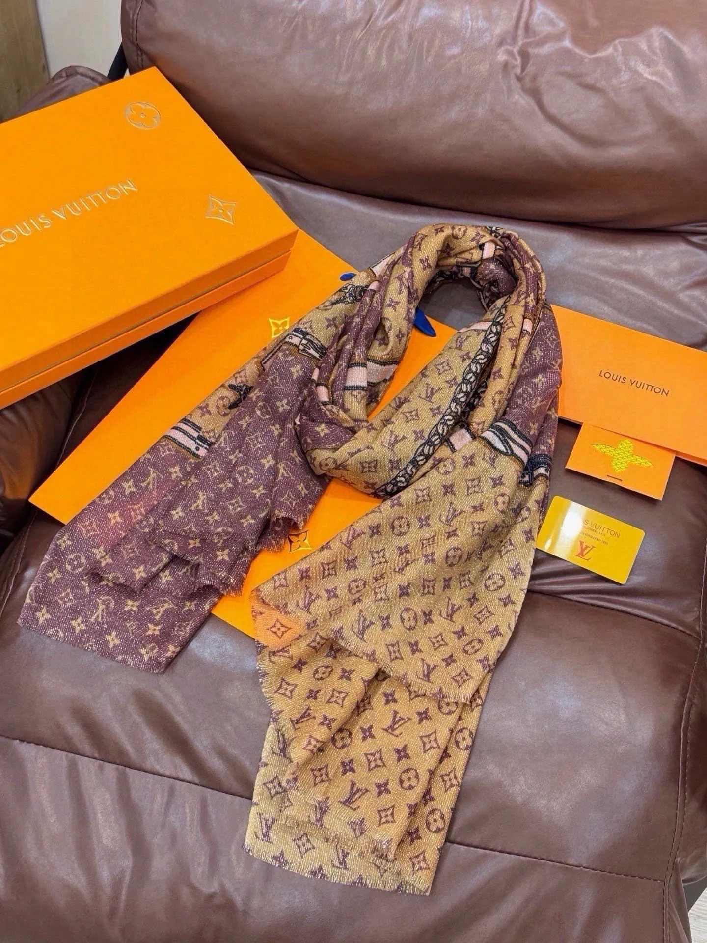 Шарфы Louis Vuitton 17673158