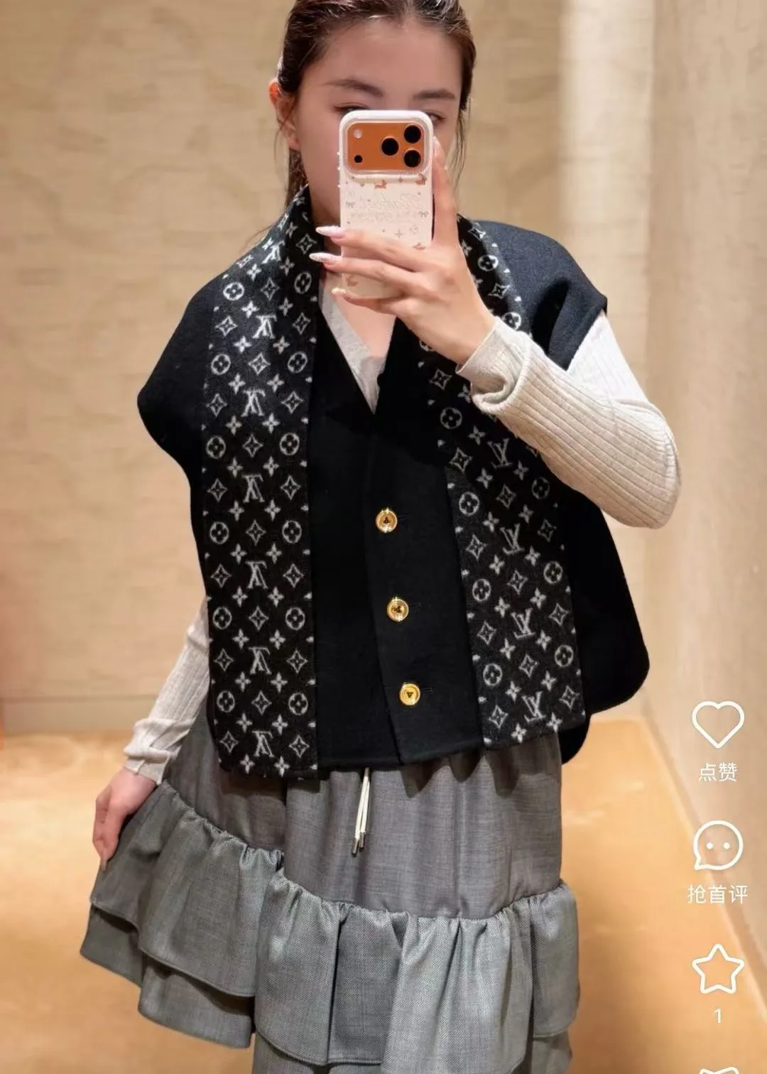 Жилеты Женские Louis Vuitton 18113317