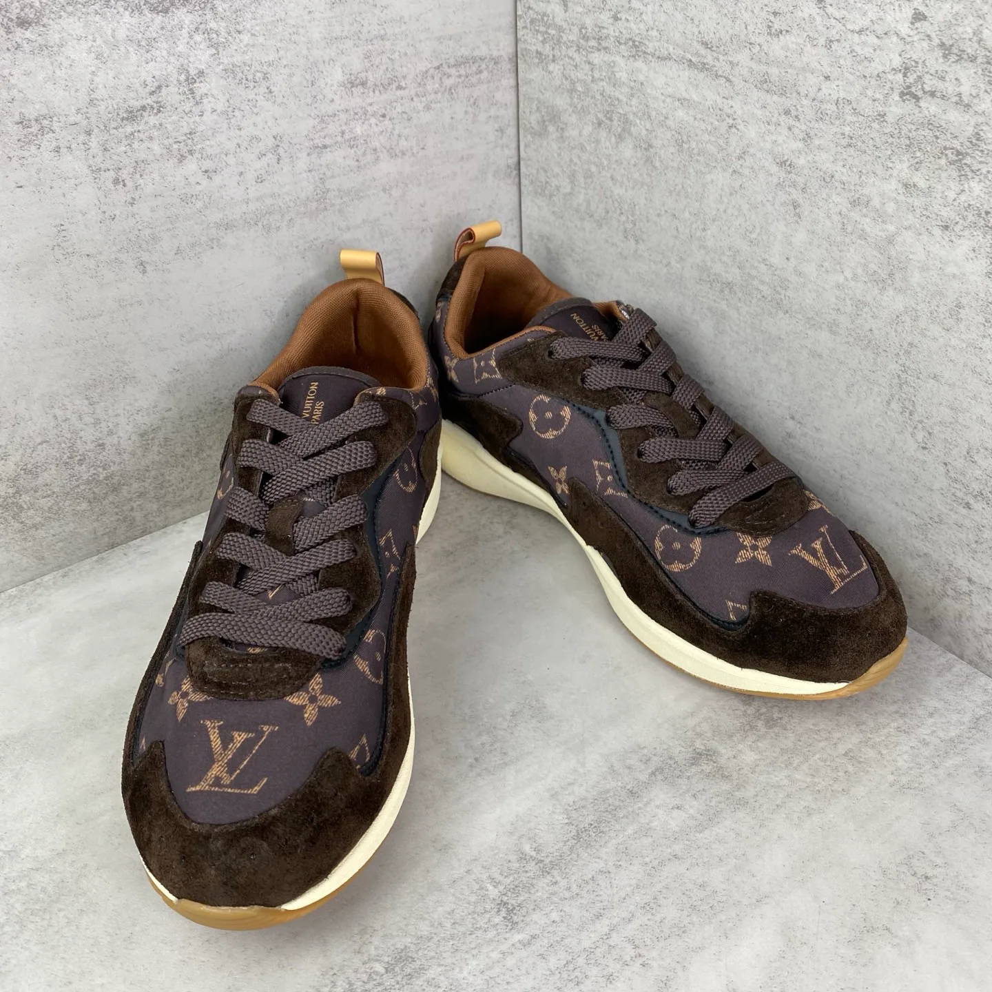 Кроссовки Женские Louis Vuitton 18747163